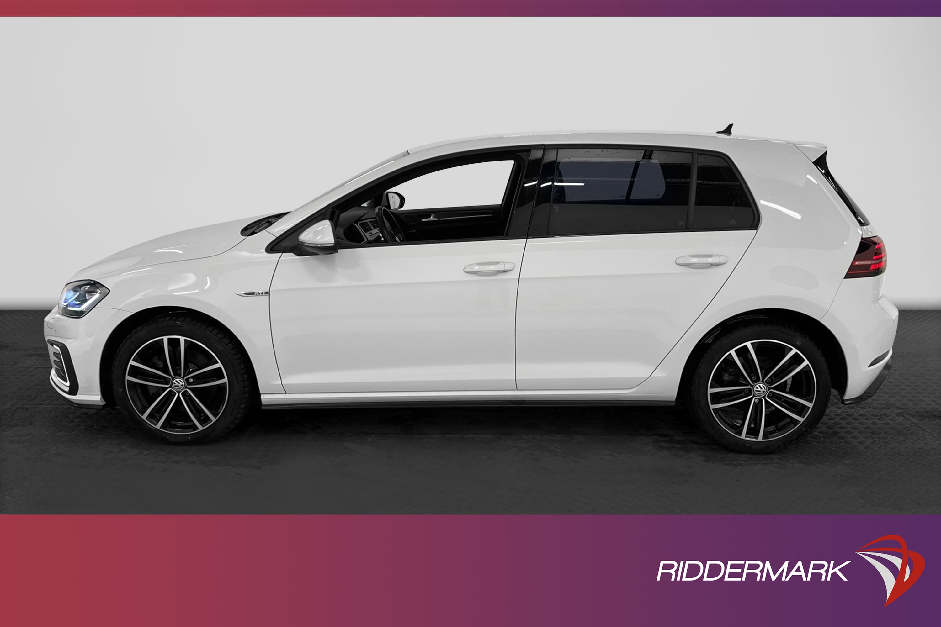 Volkswagen Golf GTE 204hk