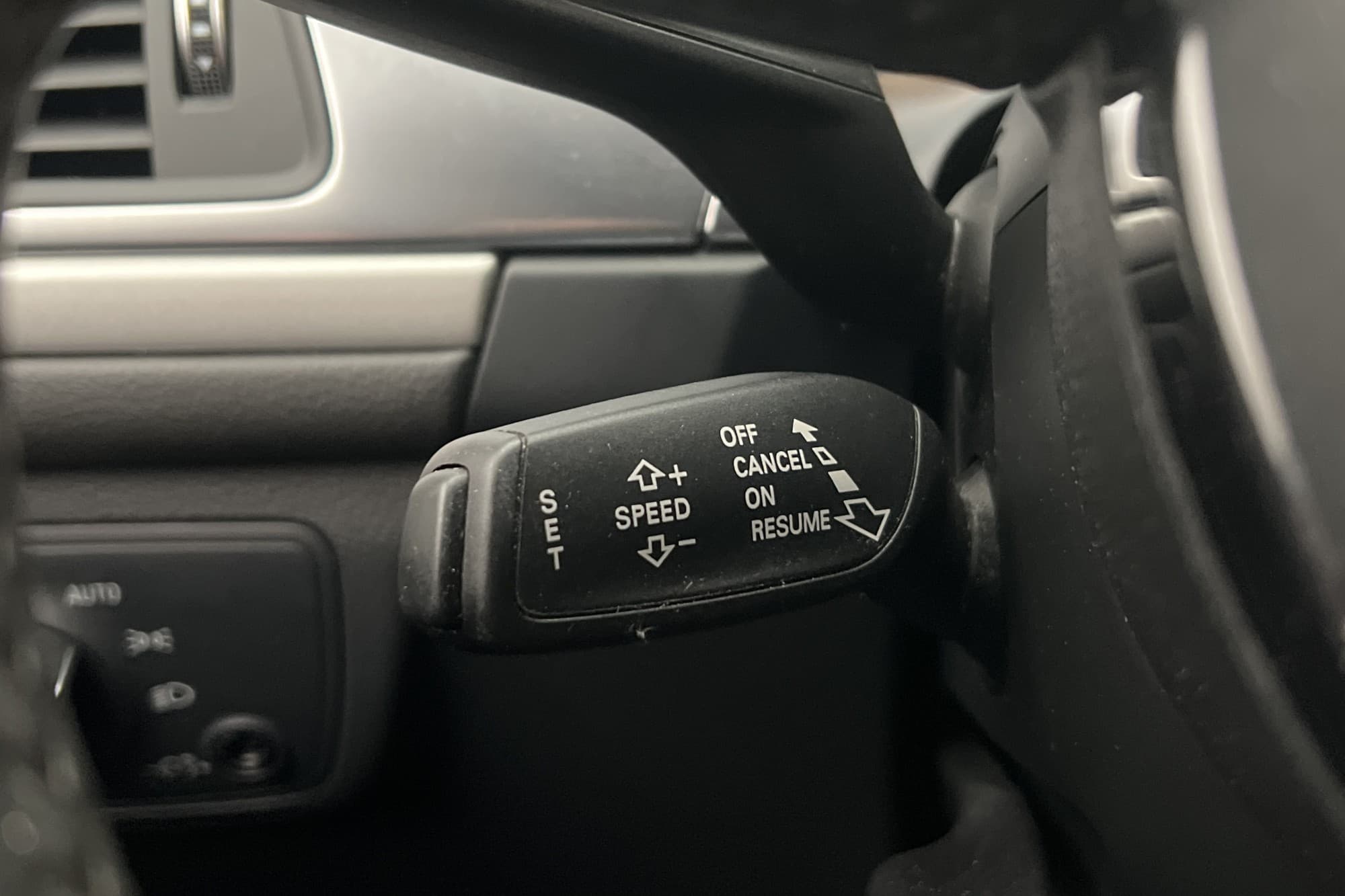 Audi A6 2.0 TDI S-Line  P-Sensorer Farthållare Keyless Navi