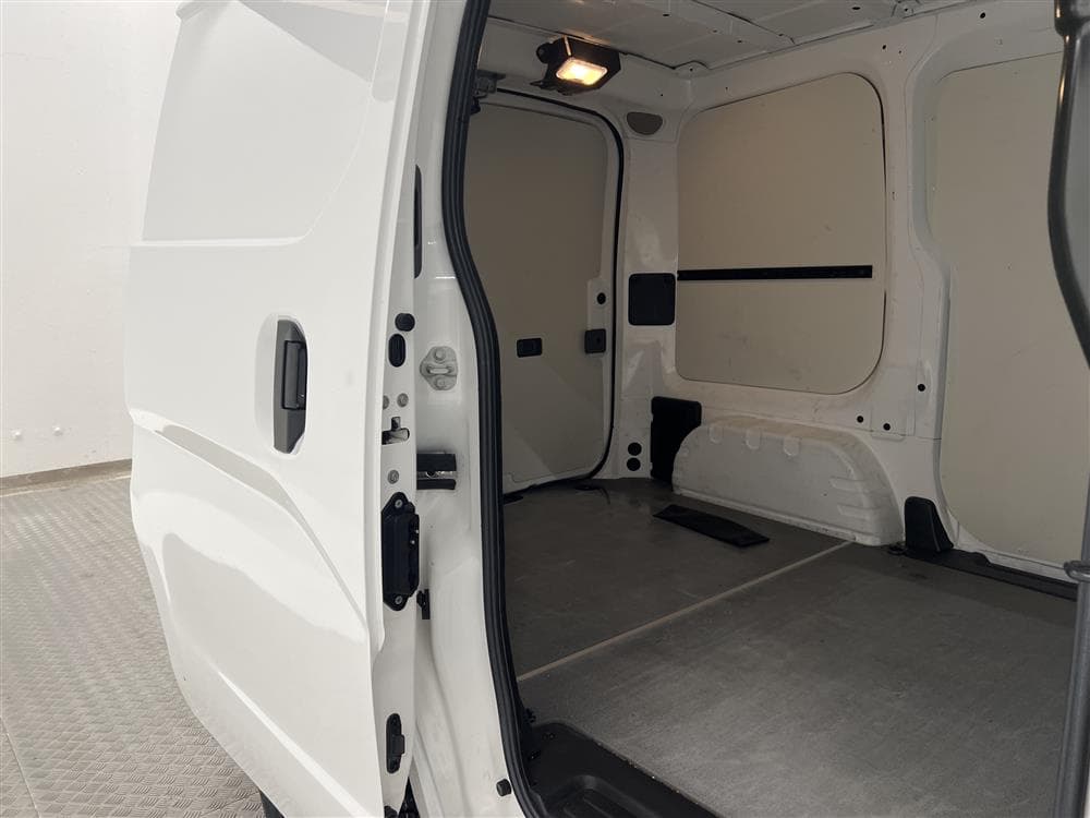 Nissan e-NV200 40 kWh Aut 109hk B-kamera Nyservad Moms 