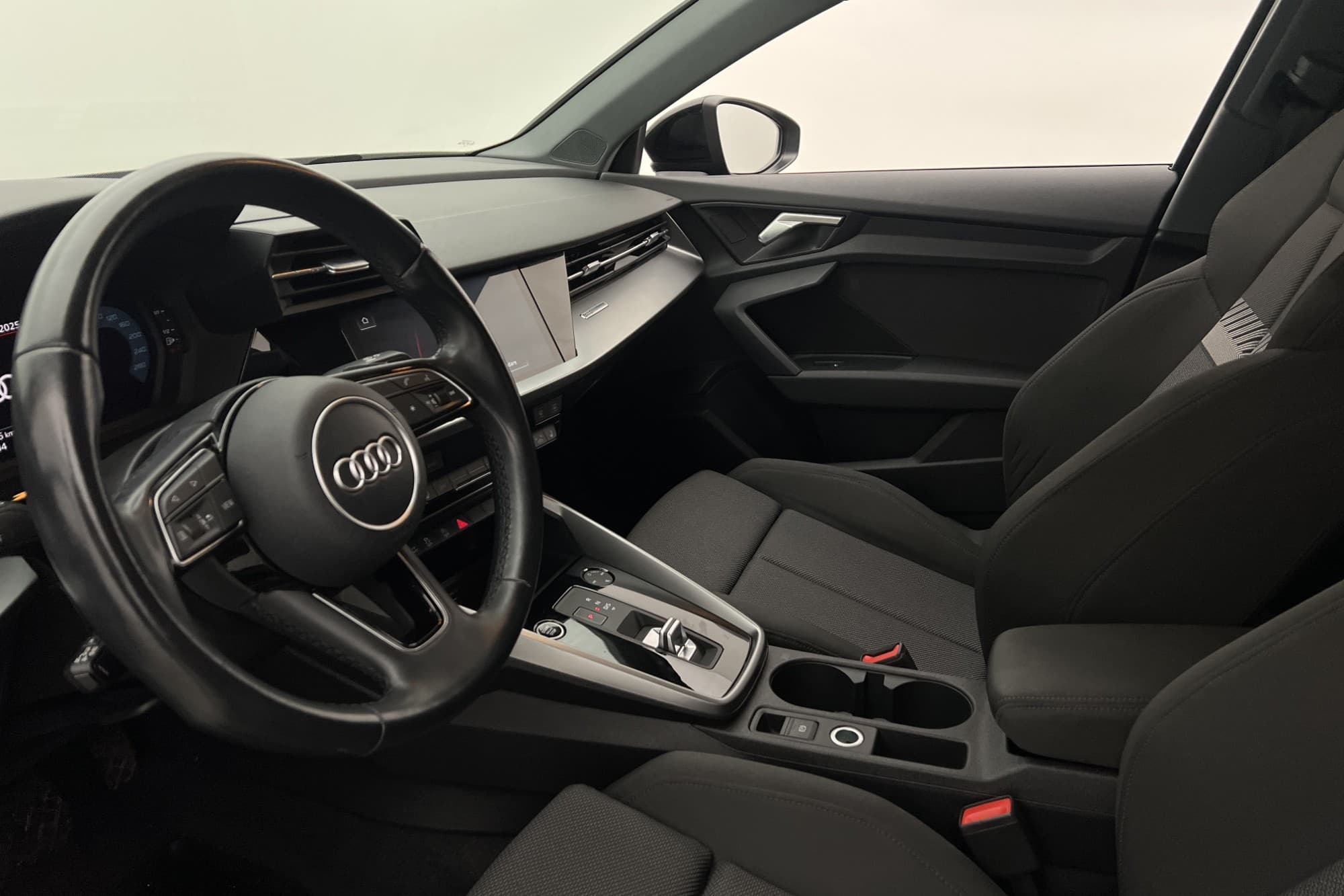 Audi A3 Sedan 35 TFSI 150hk Proline Cockpit P-Sensorer