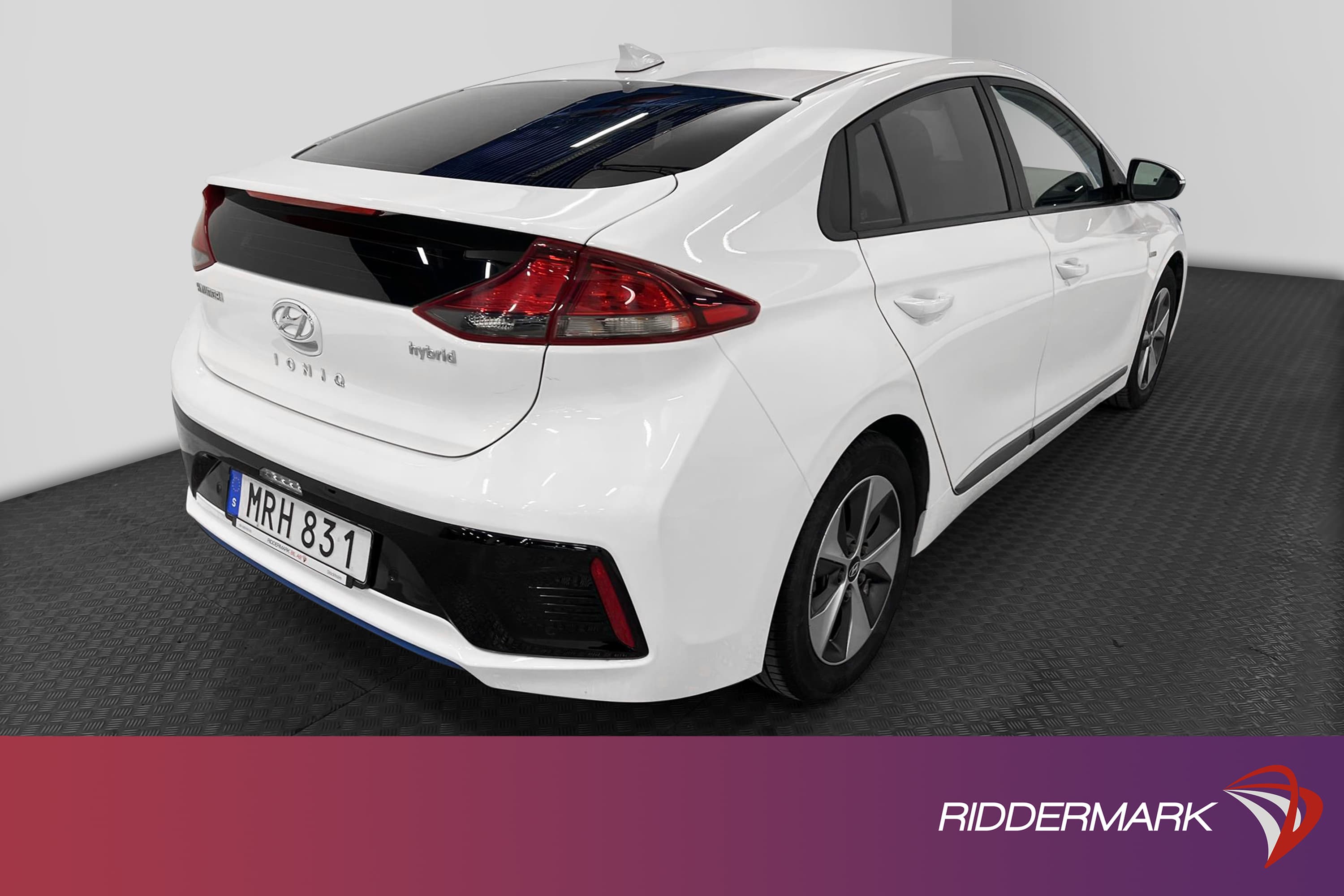 Hyundai Ioniq Hybrid 1.6 141hk B-Kamera Adaptiv 360kr Skatt