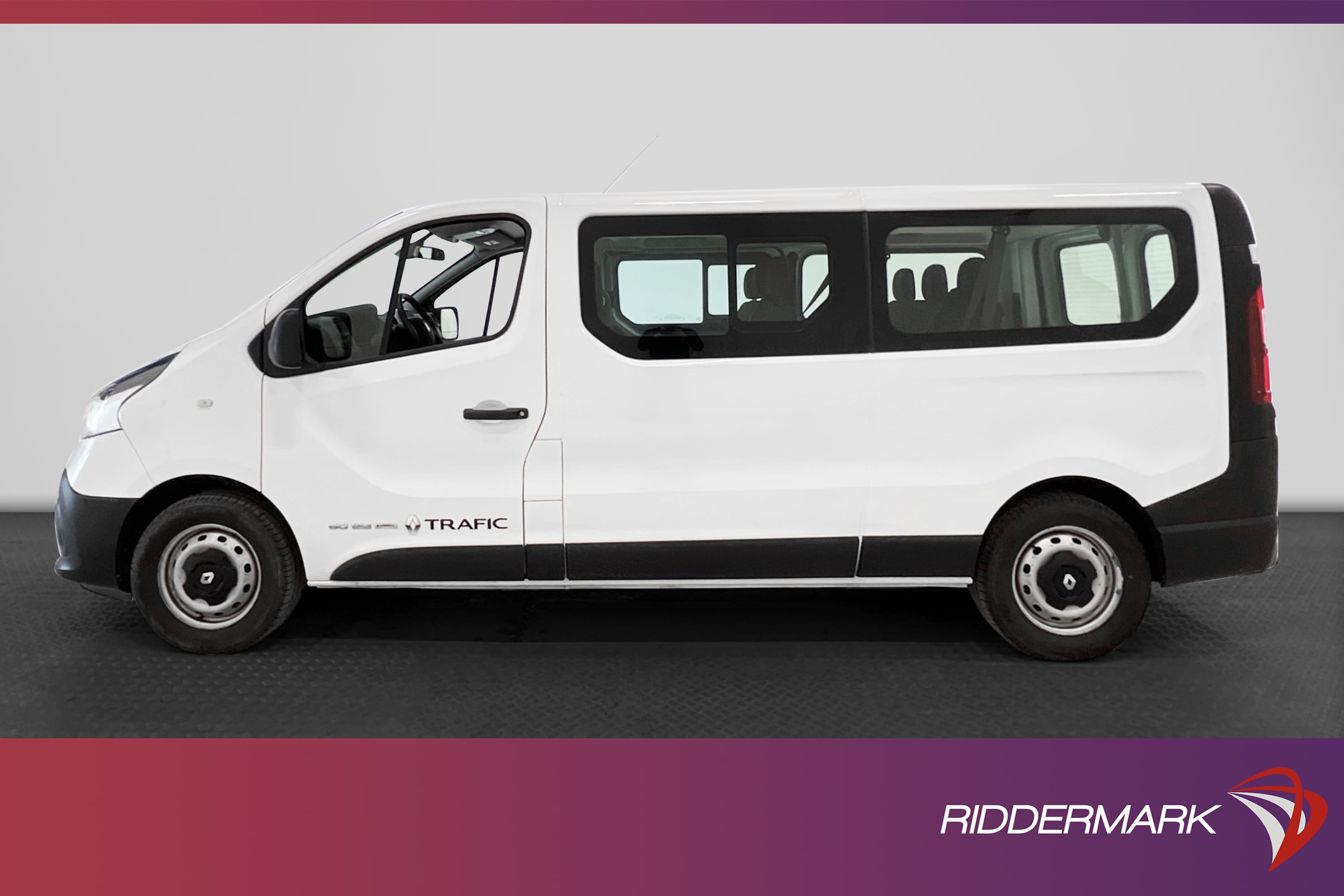 Renault Trafic Lång 1.6dCi Värmare Navi PDC 9-Sits Nyservad
