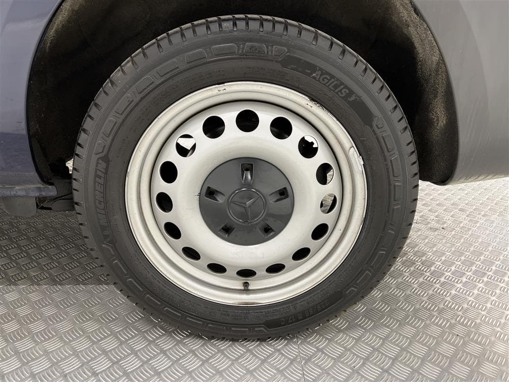 Mercedes-Benz Vito 116 CDI Aut 163hk Värmare Kamera Moms interiör