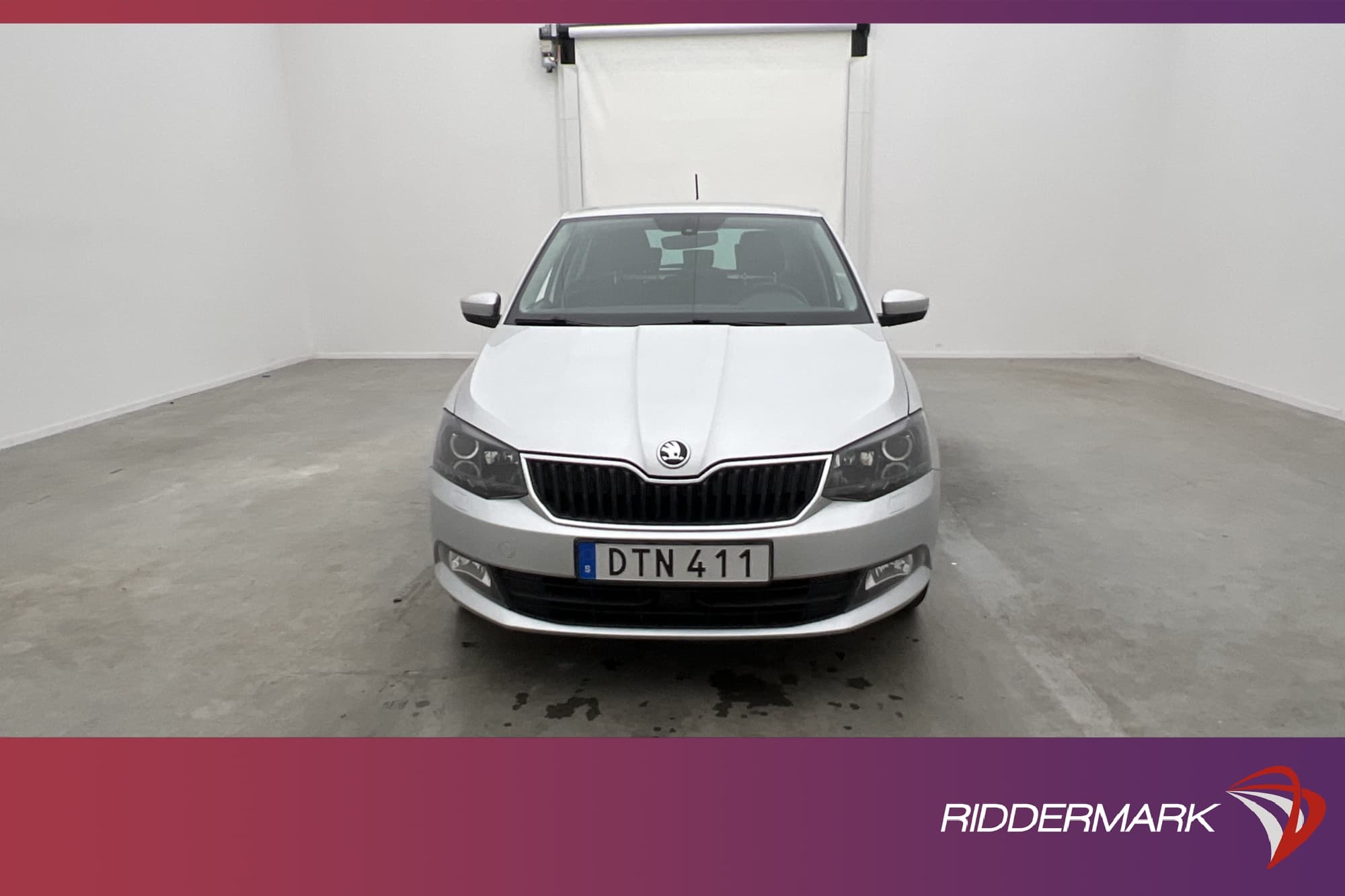Skoda Fabia 1.2 TSI 90hk Sensorer Farthållare Keyless