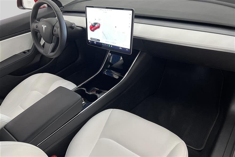Tesla Model 3 Performance AWD 510hk Ljus interiör Svensksåldinteriör