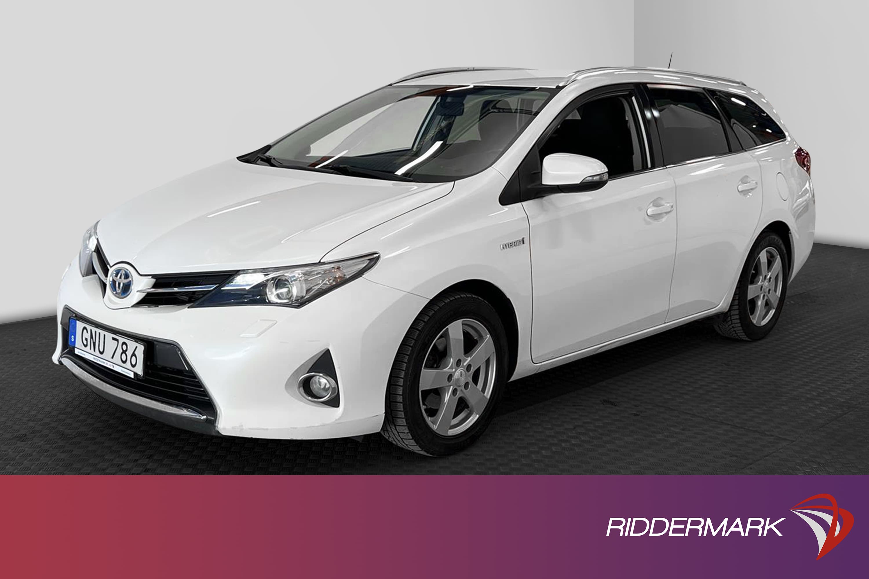 Toyota Auris Hybrid e-CVT 136hk B-Kam 360kr Skatt 0,39L/mil 