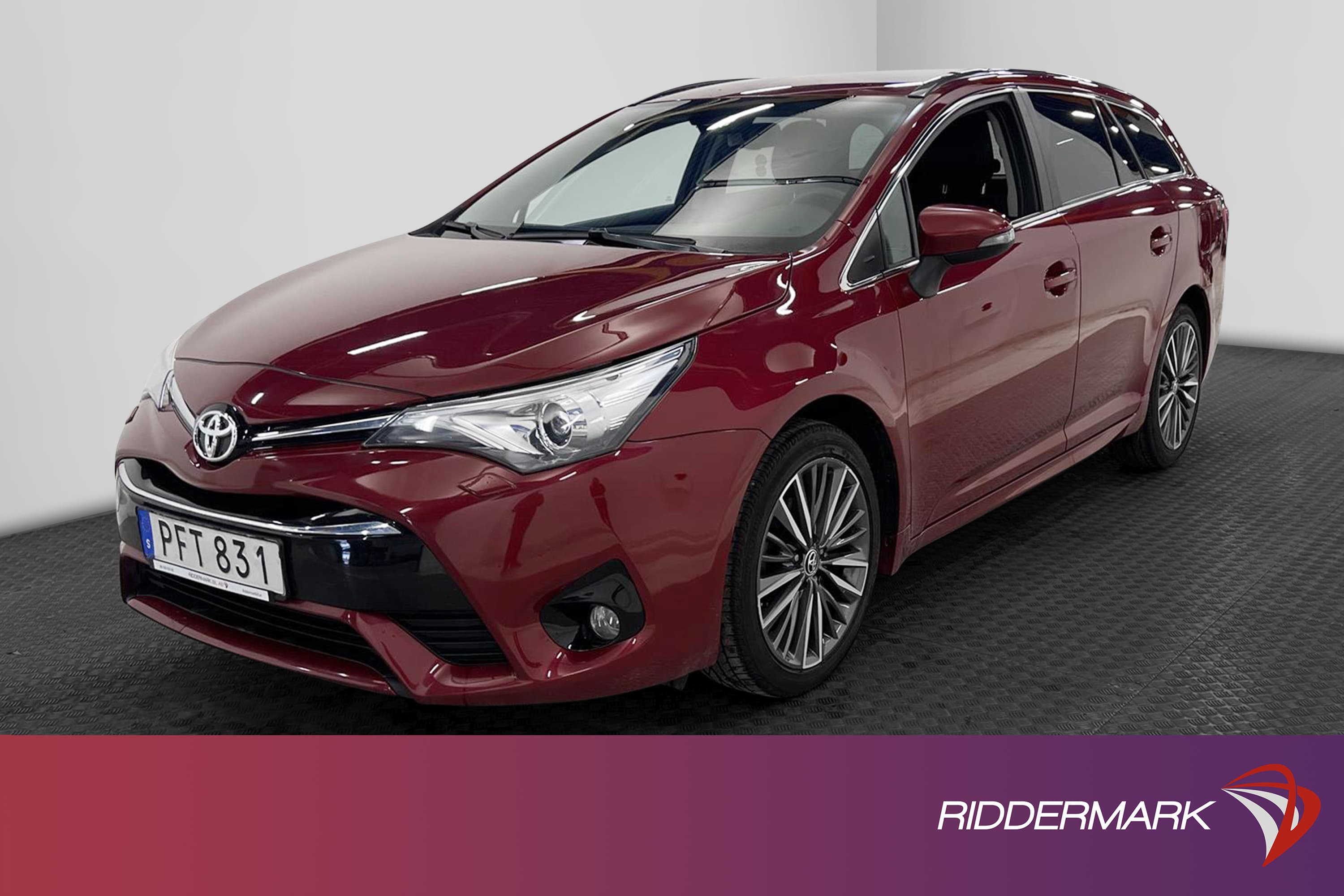 Toyota Avensis 1.8 147hk Skinn Backkamera 1 Brukare  