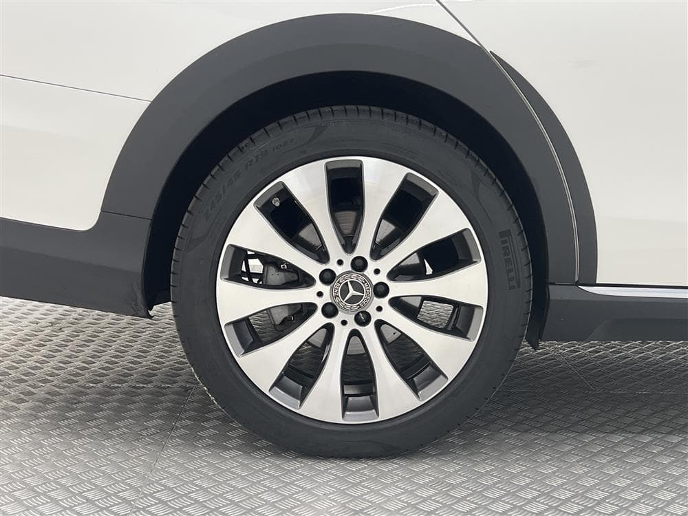Mercedes-Benz E 220 d 4M All-T Burmester 360° Drag Värmareinteriör