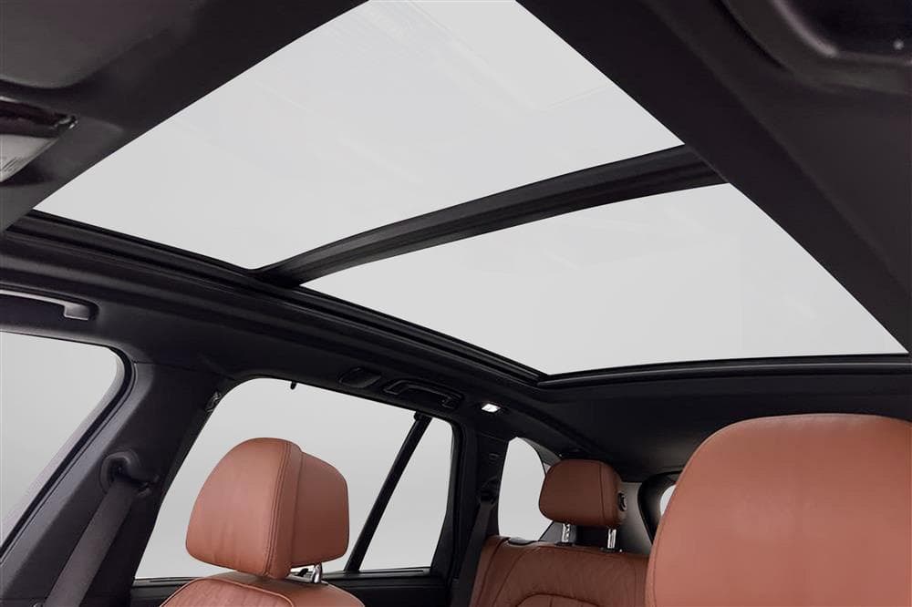 BMW X5 xDrive30d 286hk MHEV Innovation 360 Harman Pano interiör