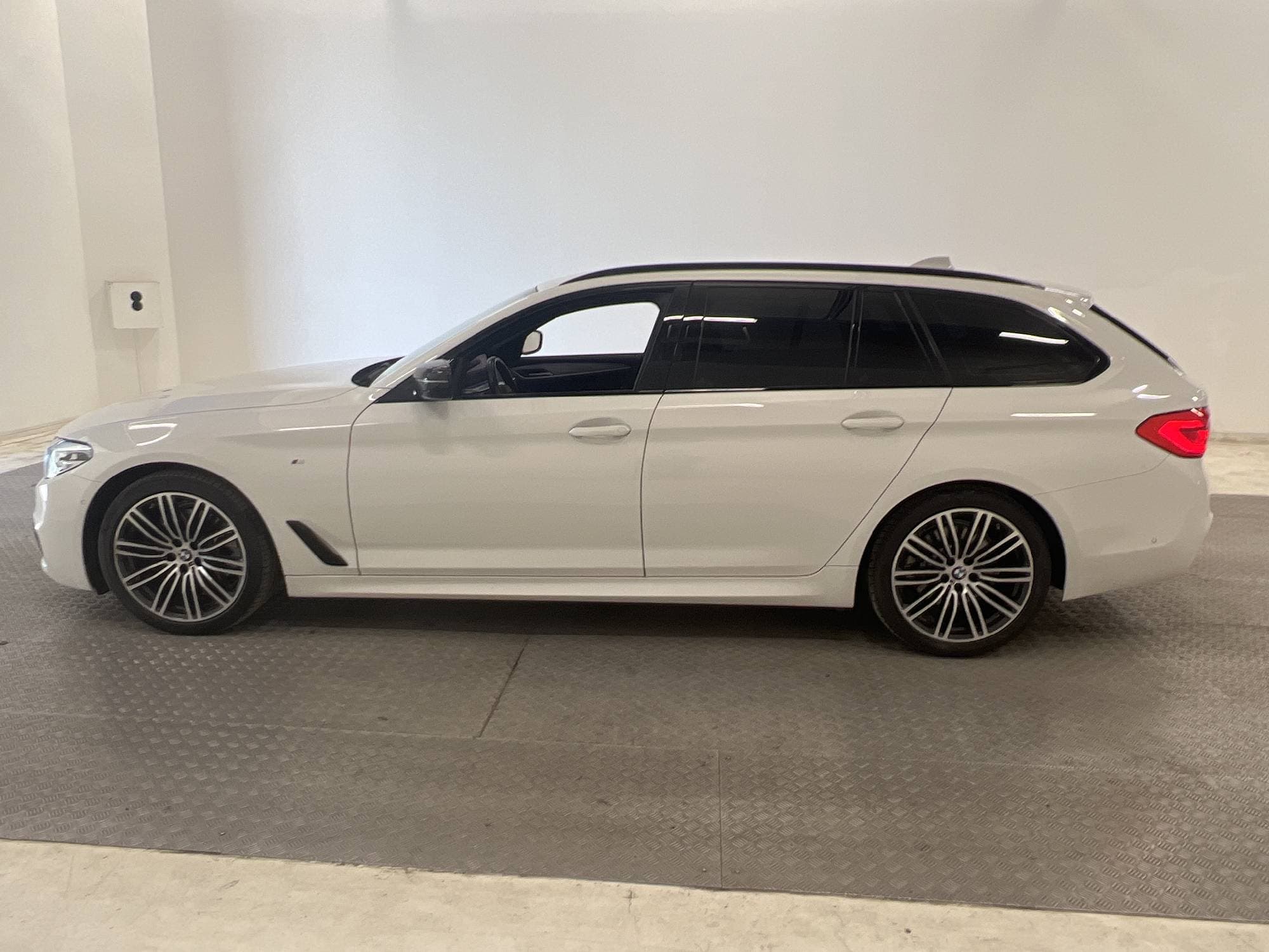 BMW 520d xDrive Touring 190 hk