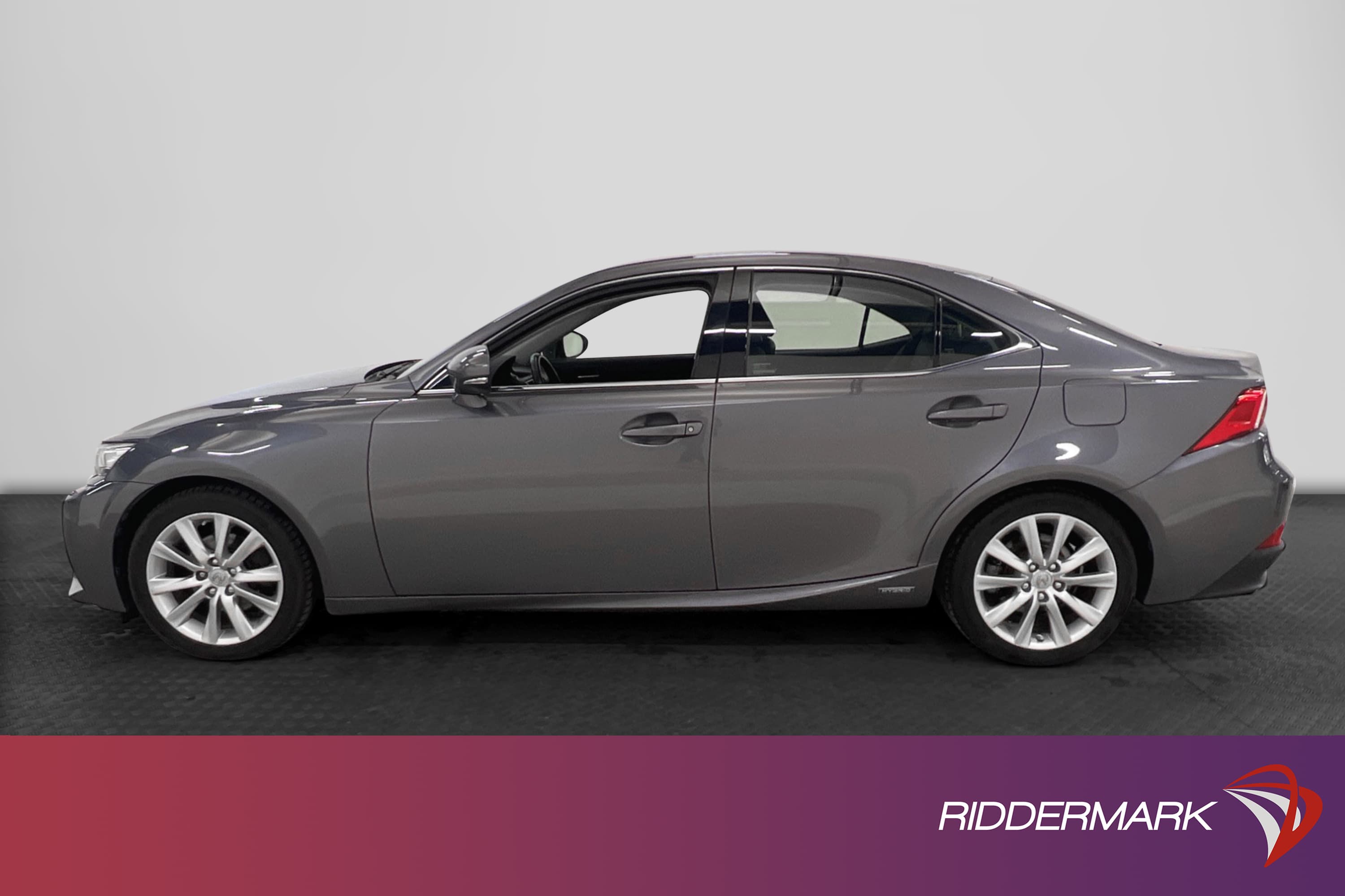 Lexus IS 300h 2.5 CVT 223hk