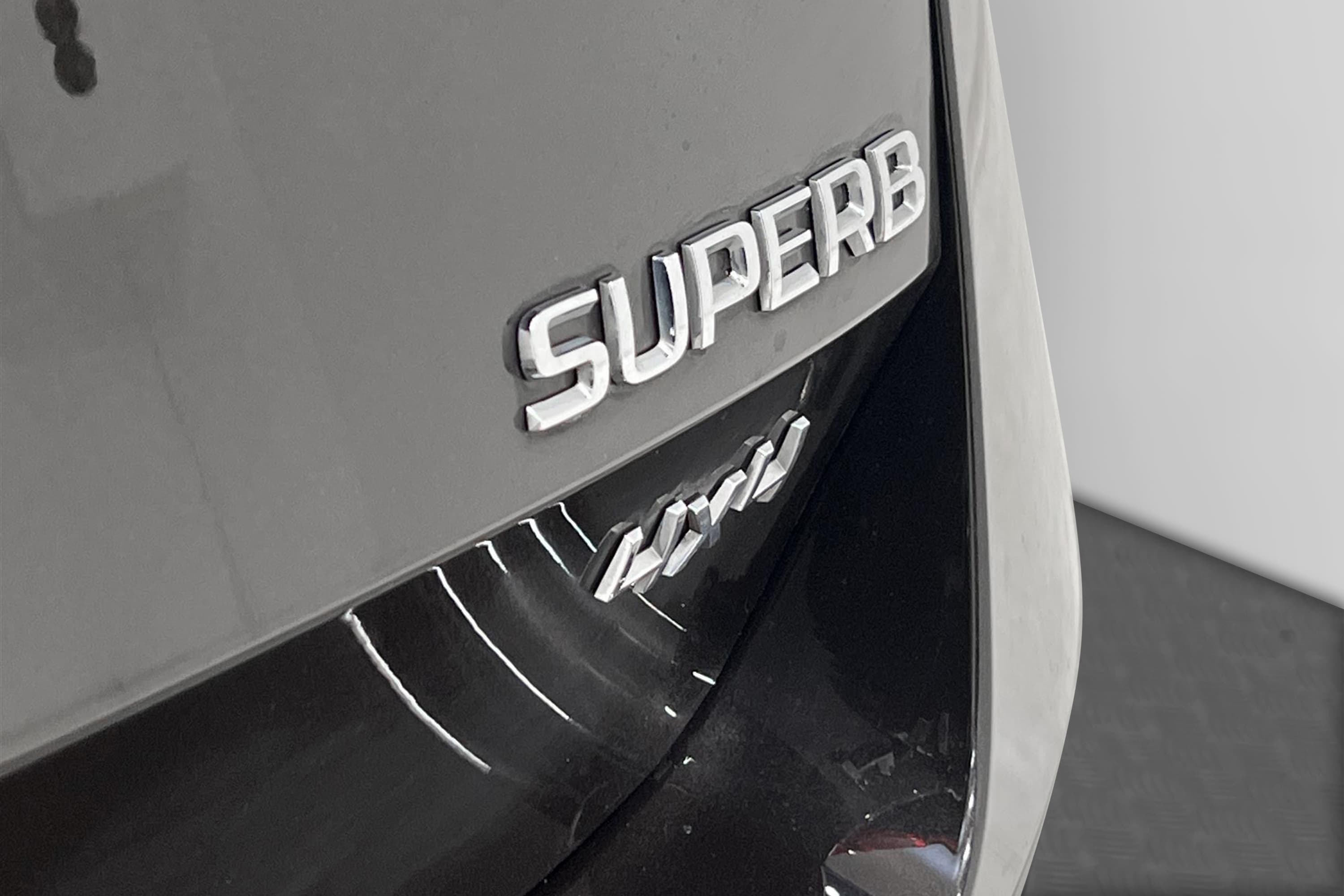 Skoda Superb Kombi 2.0 TDI 4x4 190hk L&K Värmare Pano Drag