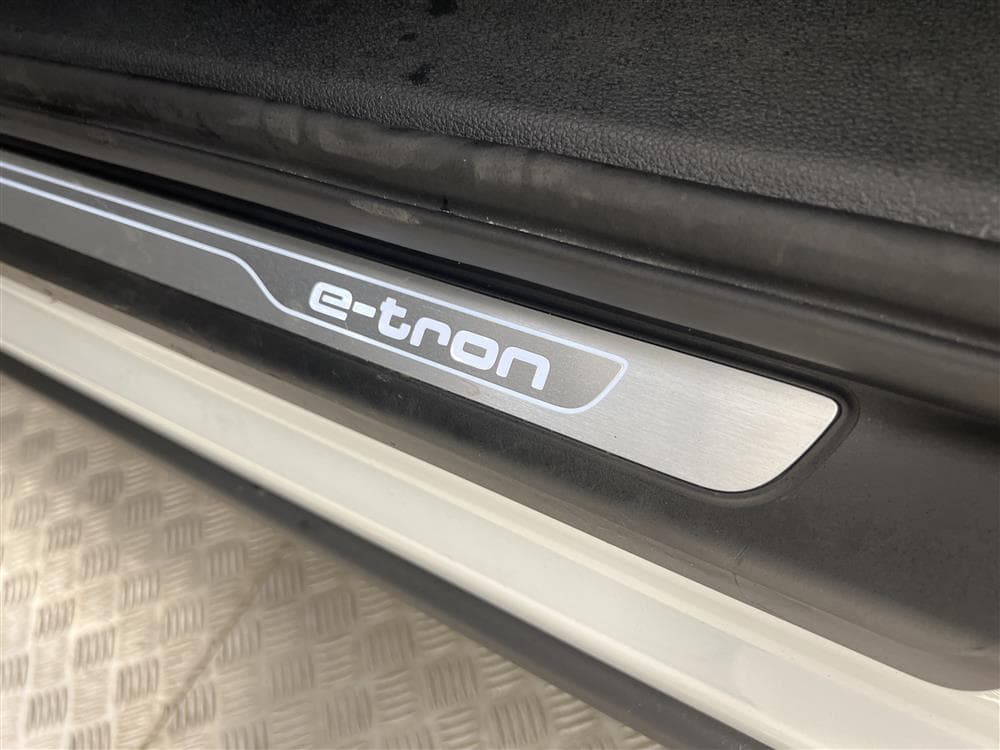 Audi Q7 3.0 e-Tron Quattro 373hk Luftfjädring Bose Draginteriör