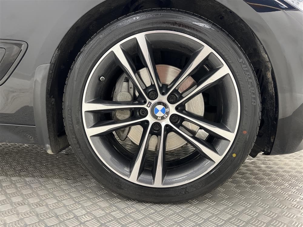 BMW 335d GT 313hk xDrive M-Sport Skinn Pano H/K HUD Naviinteriör