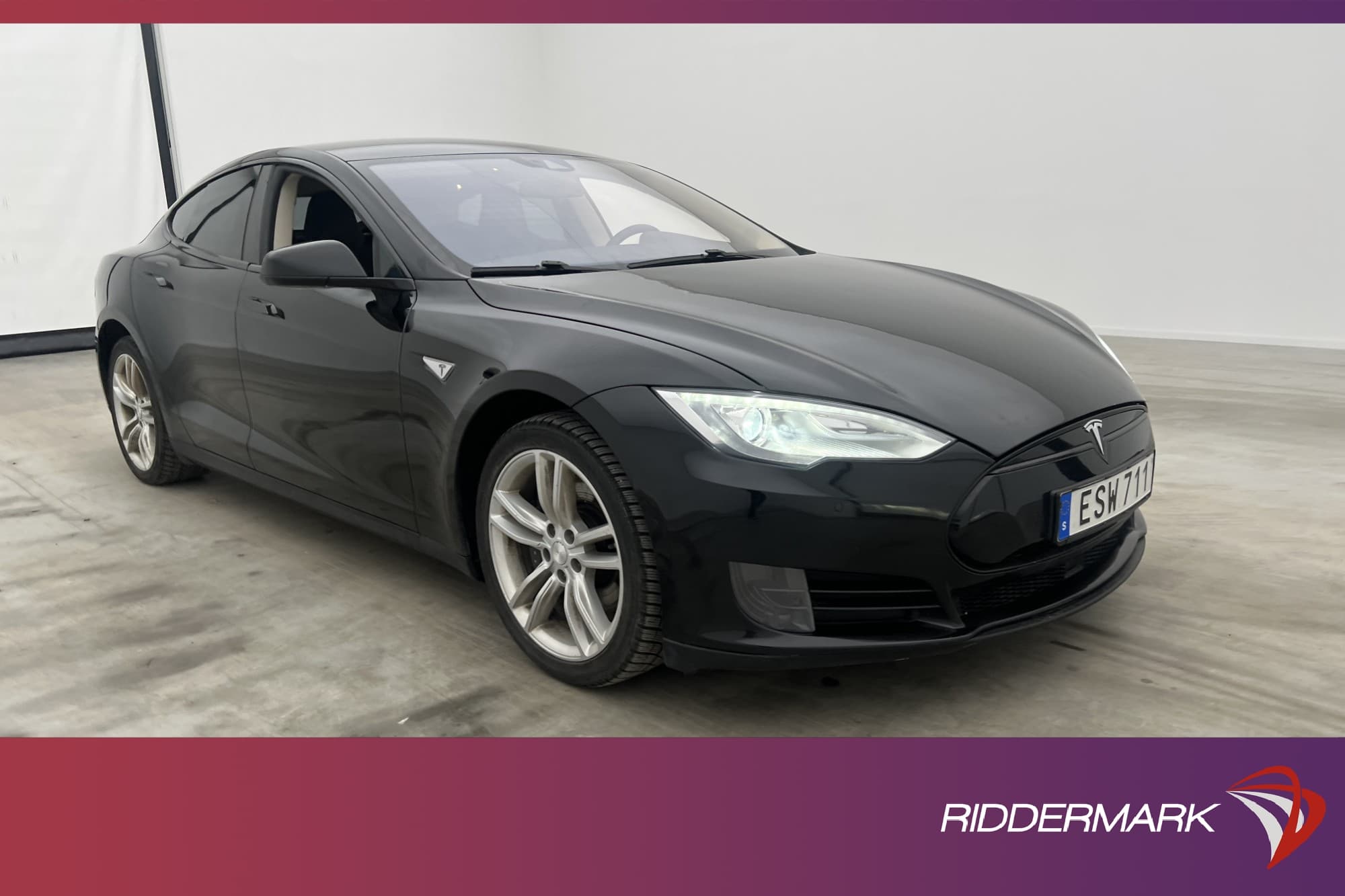 Tesla Model S 85