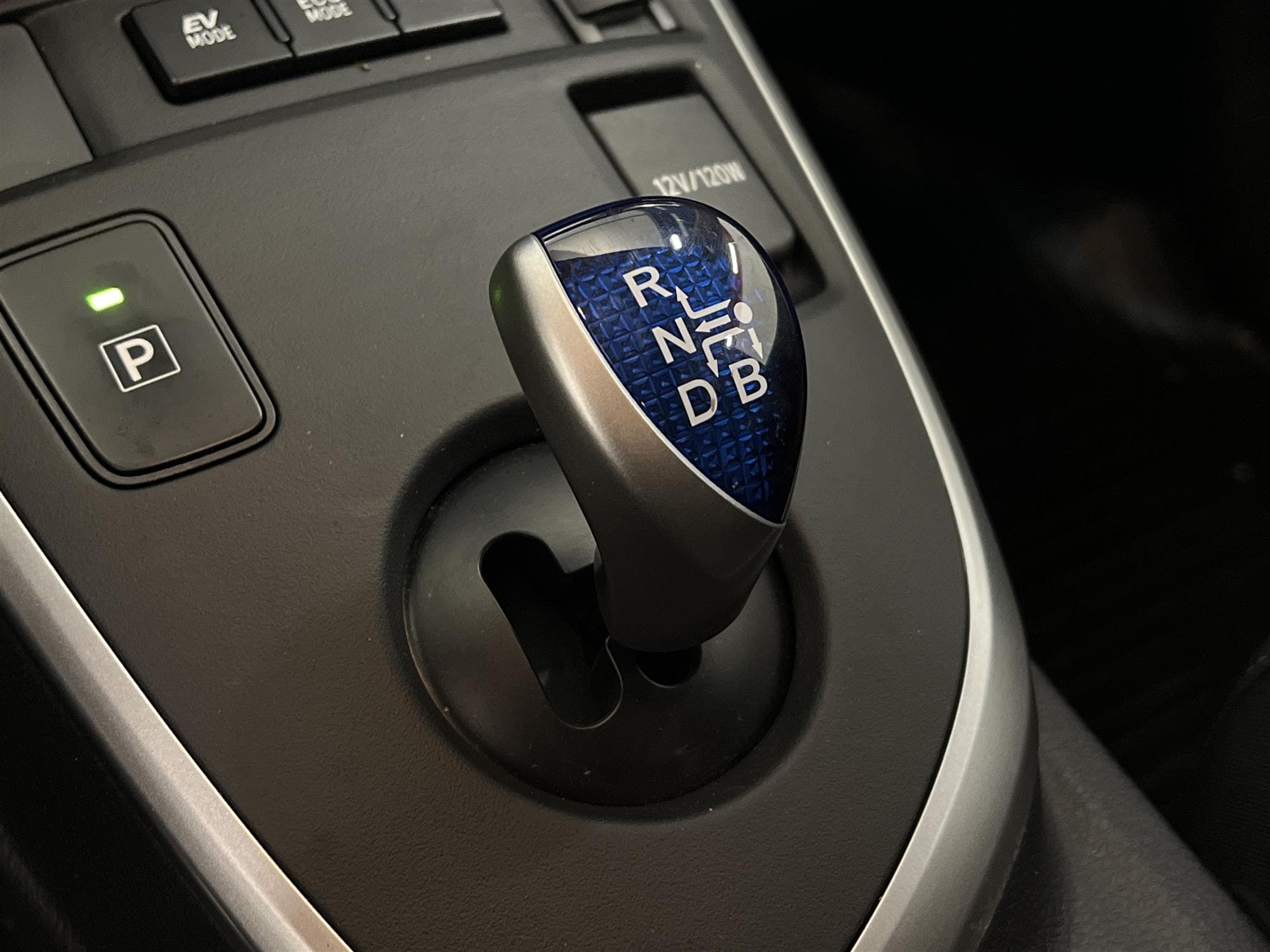 Toyota Auris Hybrid e-CVT 136hk 1 Brukare B-Kam 0,39L/mil