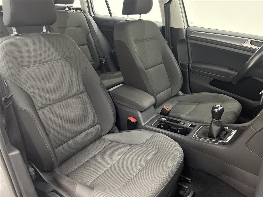 Volkswagen Golf 110hk Backkamera Drag 0.49L/Milinteriör