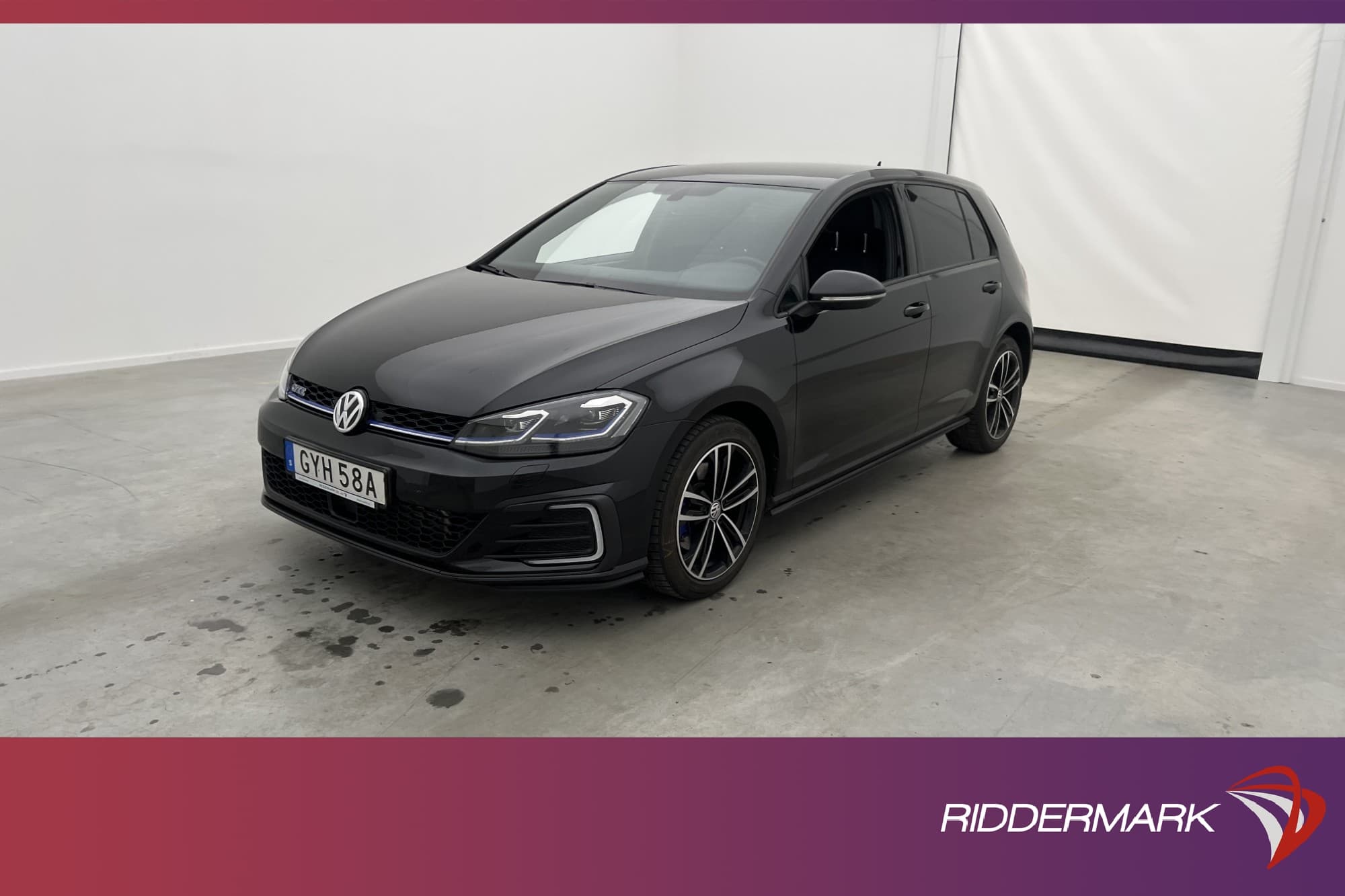 Volkswagen Golf GTE DSG 204hk