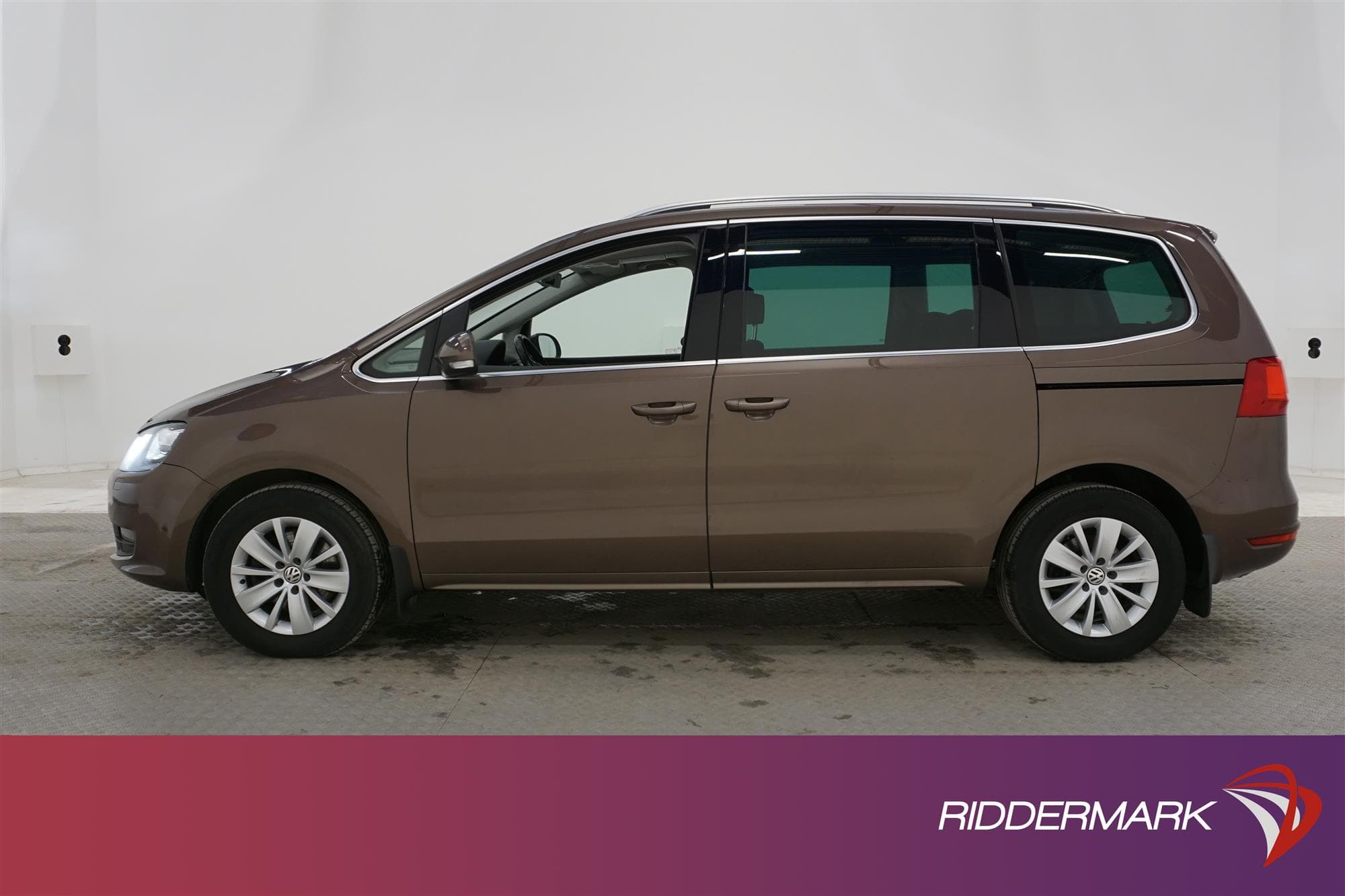 Volkswagen Sharan 140hk Pluspkt 7-sits D-Värm El-skjutdörrar