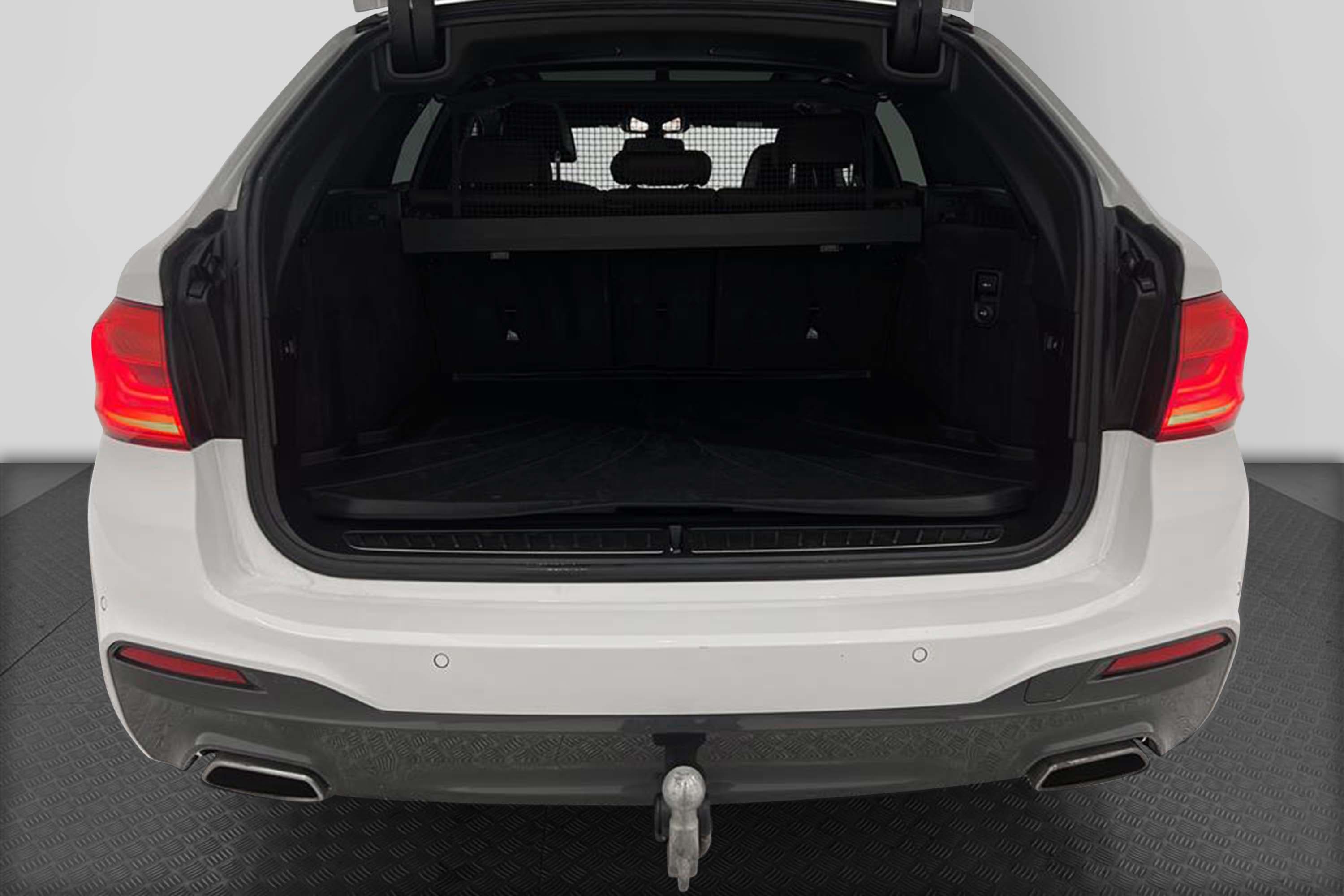 BMW 530d xDrive M Sport Innovation H/K Värmare 360°Kam Pano