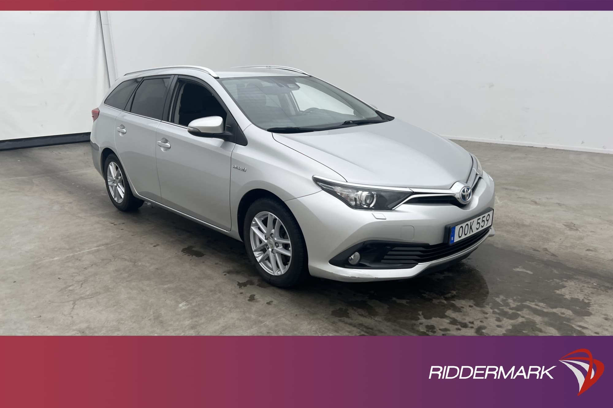 Toyota Auris Touring Sports Hybrid 136hk