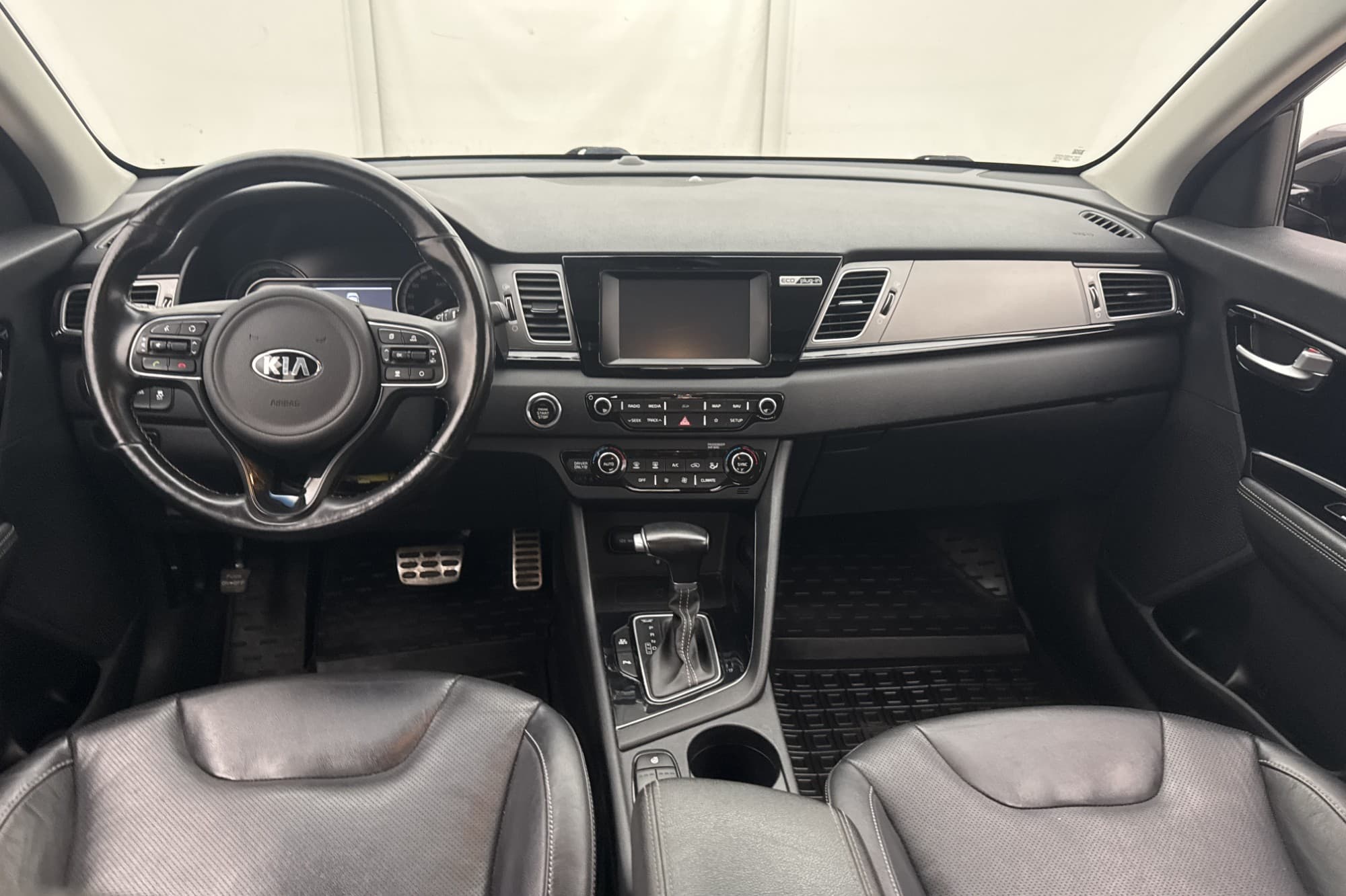 Kia Niro P-HEV Advance Plus 2 Kamera Rattvärme Skinn Navi