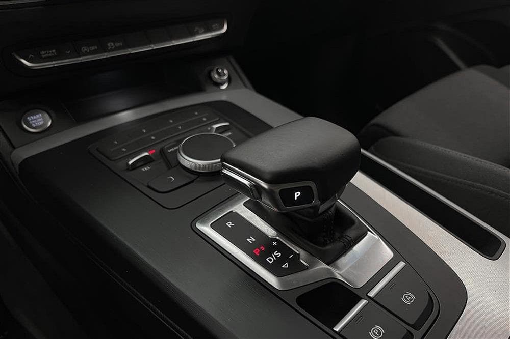 Audi Q5 2.0 TDI Quattro 190hk Proline D-värm Drag 0,49l/mil interiör