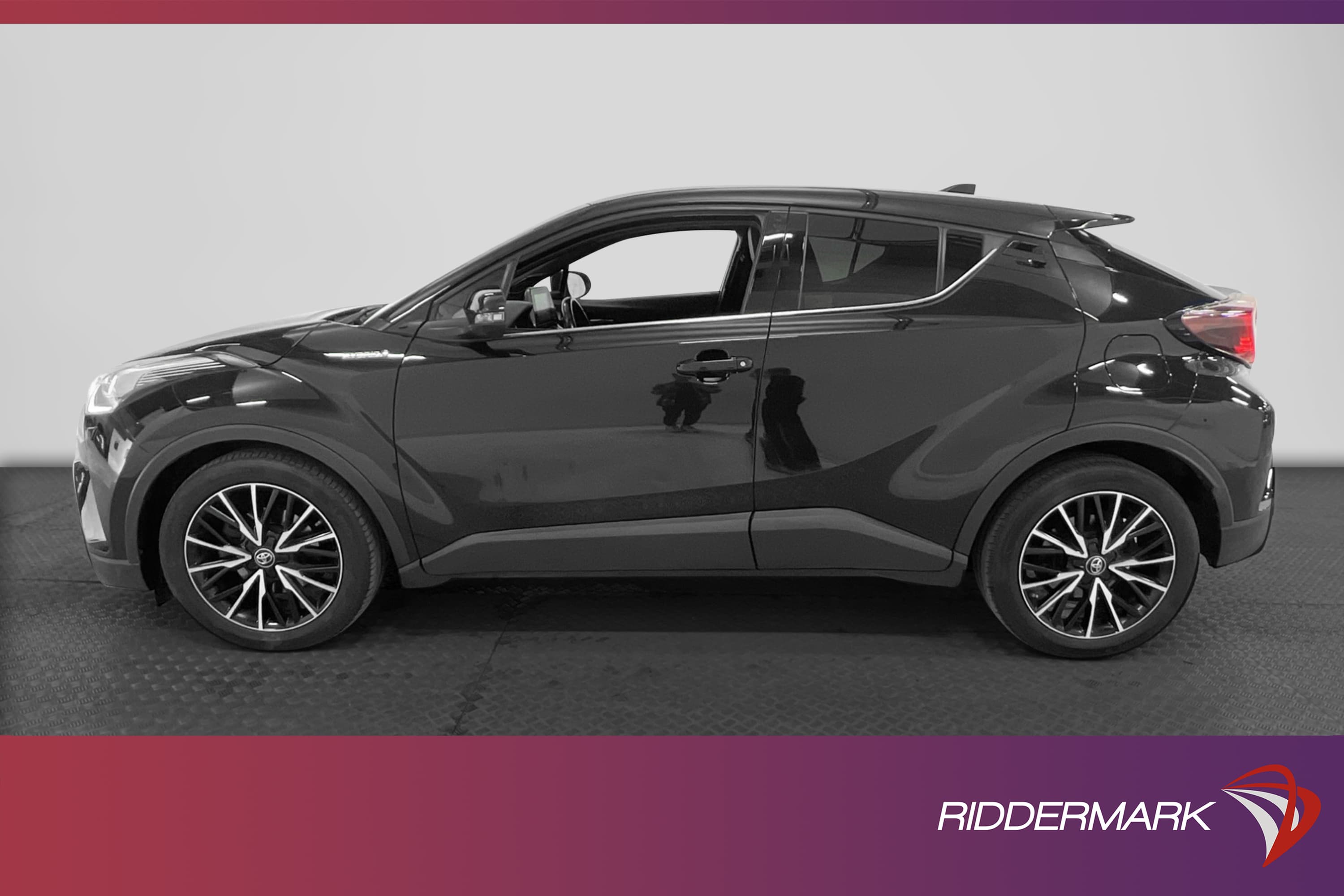 Toyota C-HR Hybrid CVT 122hk JBL
