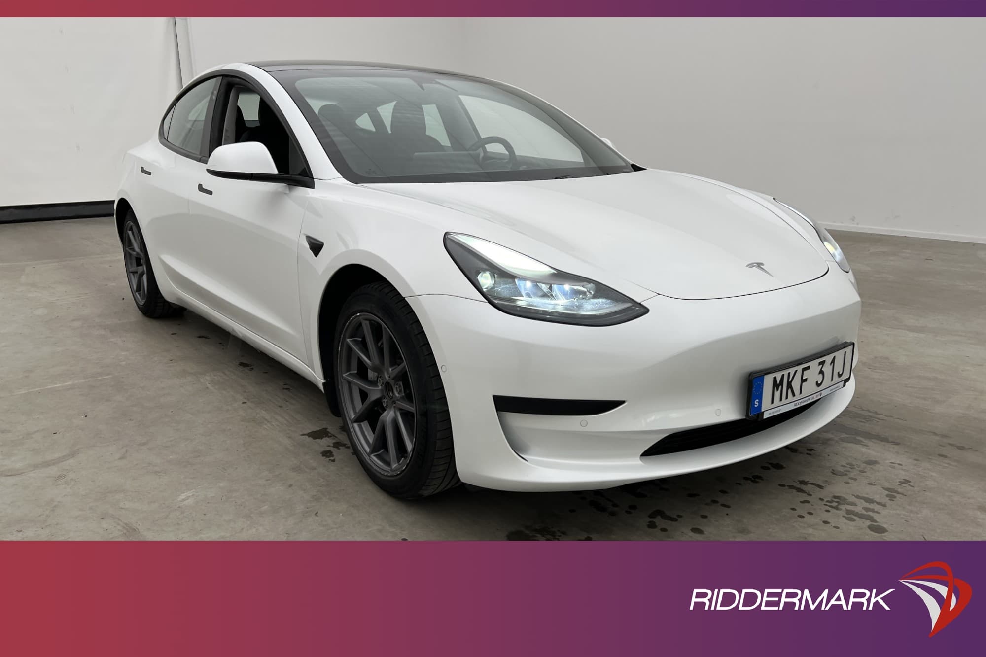 Tesla Model 3 Standard Range Plus 325hk