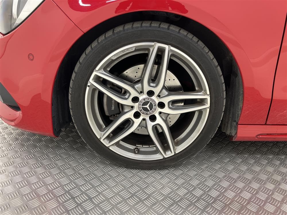 Mercedes CLA 220d 4M 177hk AMG Pano Drag B-kamera 0,42l/milinteriör