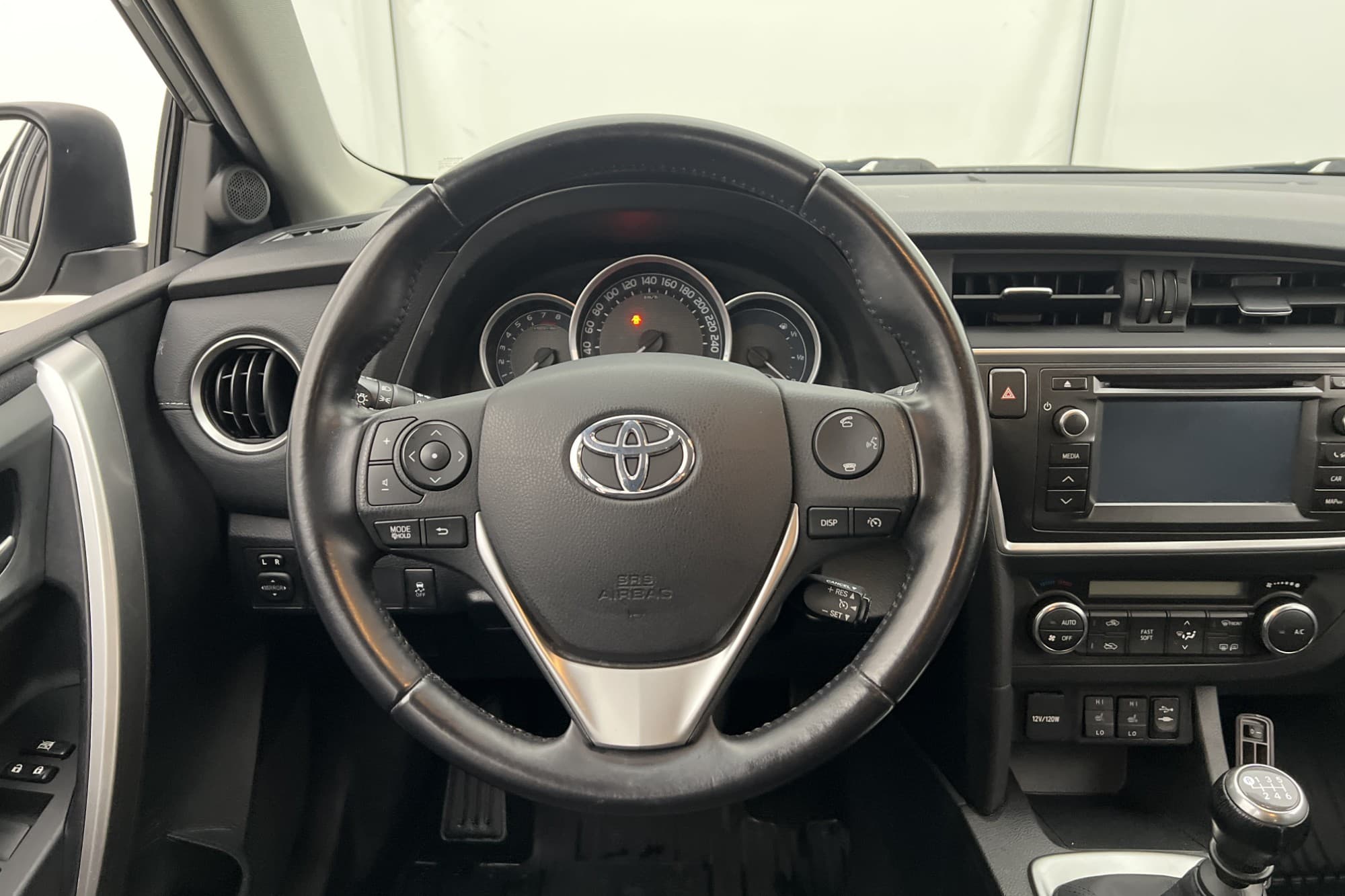 Toyota Auris 132hk Edition Feel M&K-Värmare Kamera Bluetooth