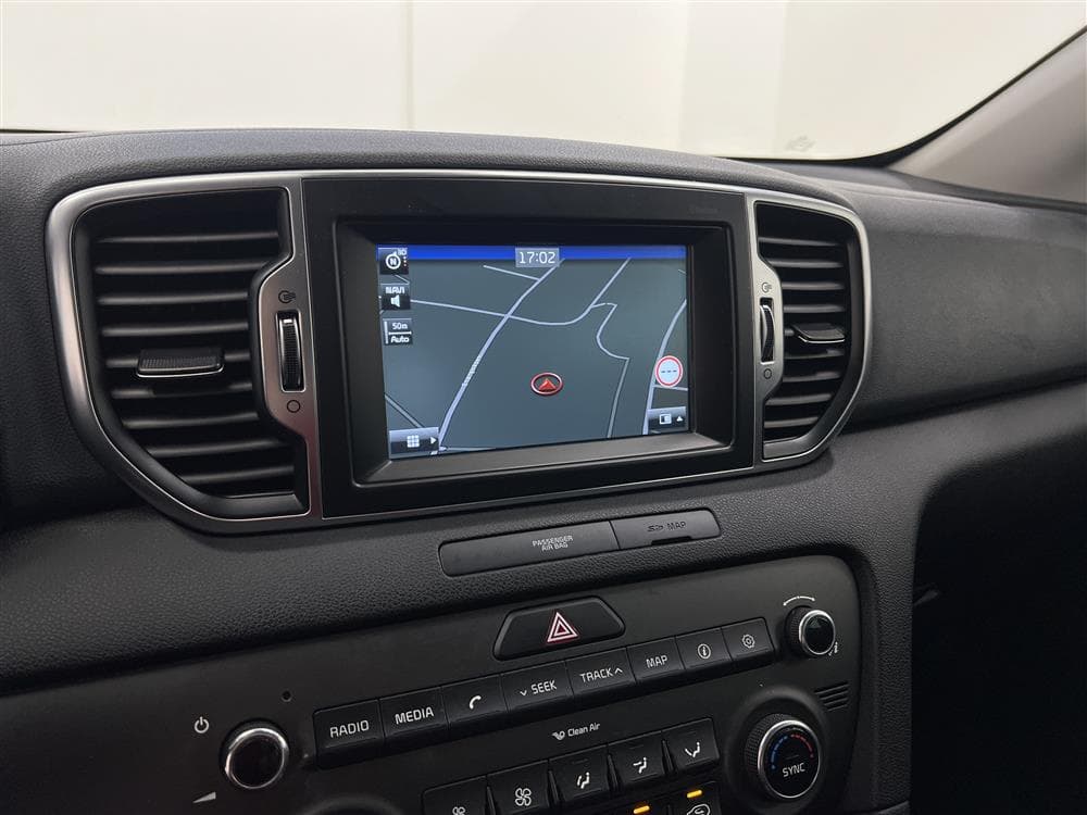 Kia Sportage 1.6 136hk Navi B-Kam M-värm Välserv 0,64l/milinteriör