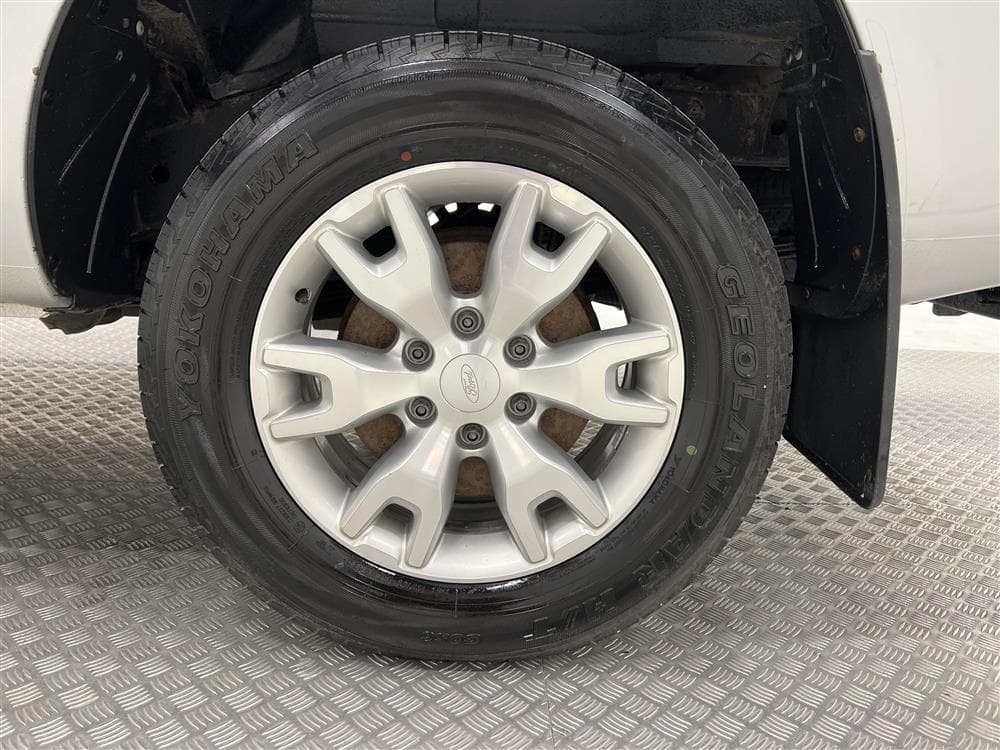 Ford Ranger Wildtrak 3.2 4WD 200hk Värmare Drag Moms interiör