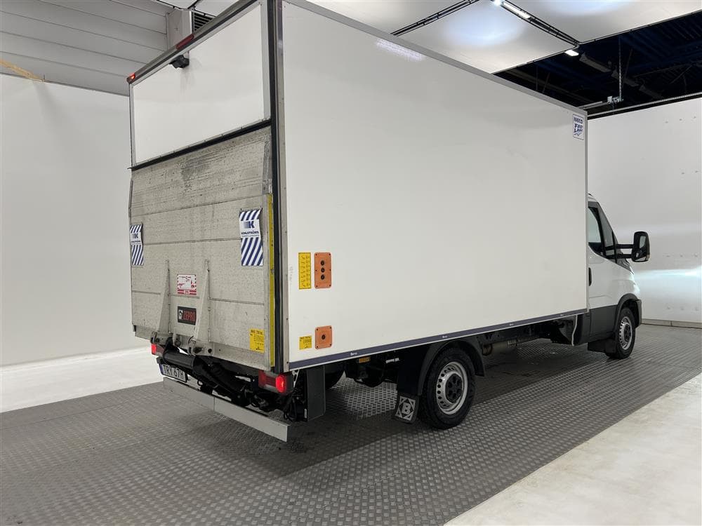 Iveco Daily 35 Automat Bakgavel Kamera Värmare Moms 