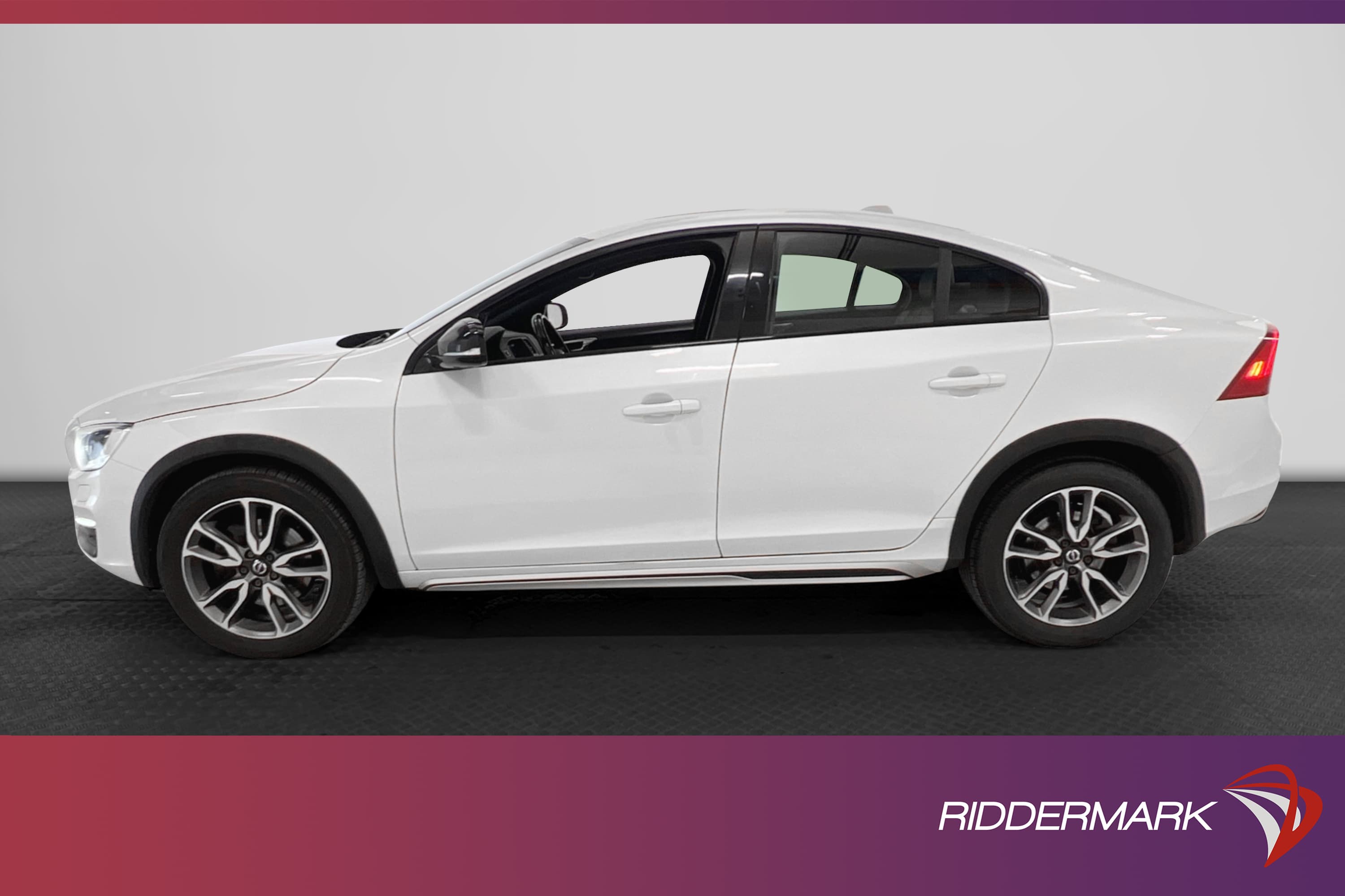 Volvo S60 Cross Country D4 AWD