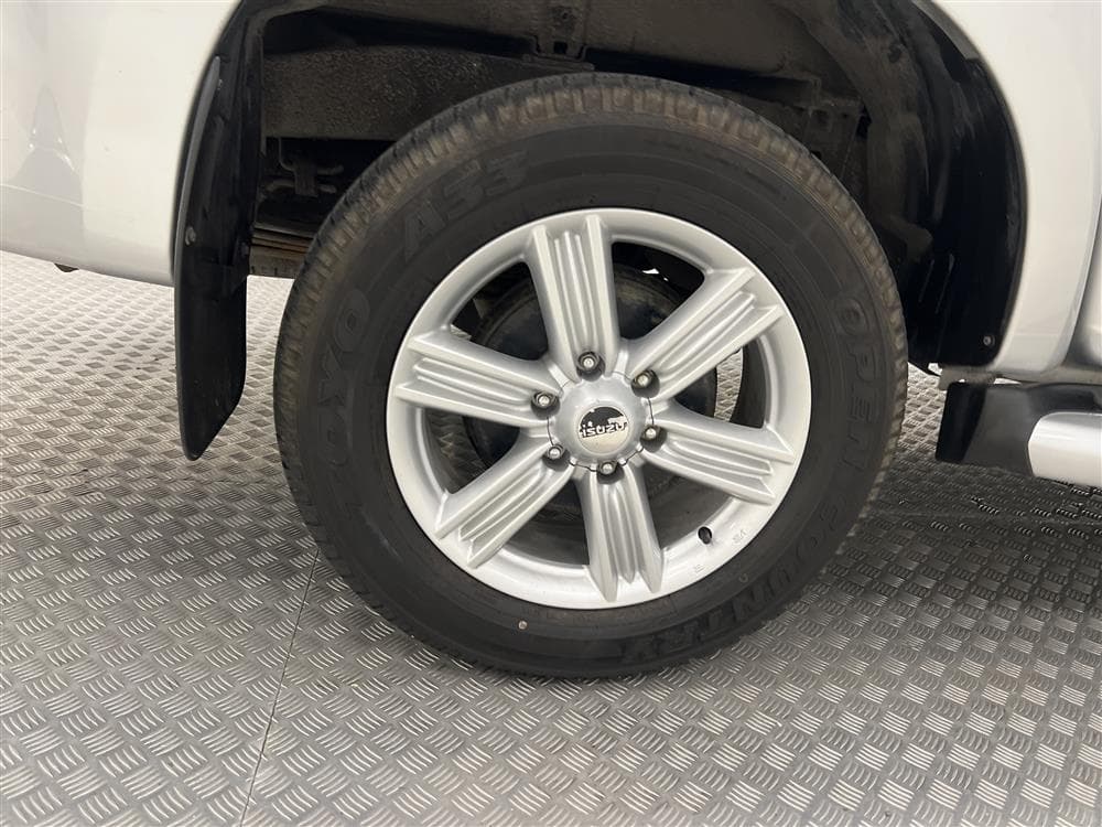 Isuzu D-MAX 1.9 DDI 4WD Automat Kamera Dragkrok Moms interiör