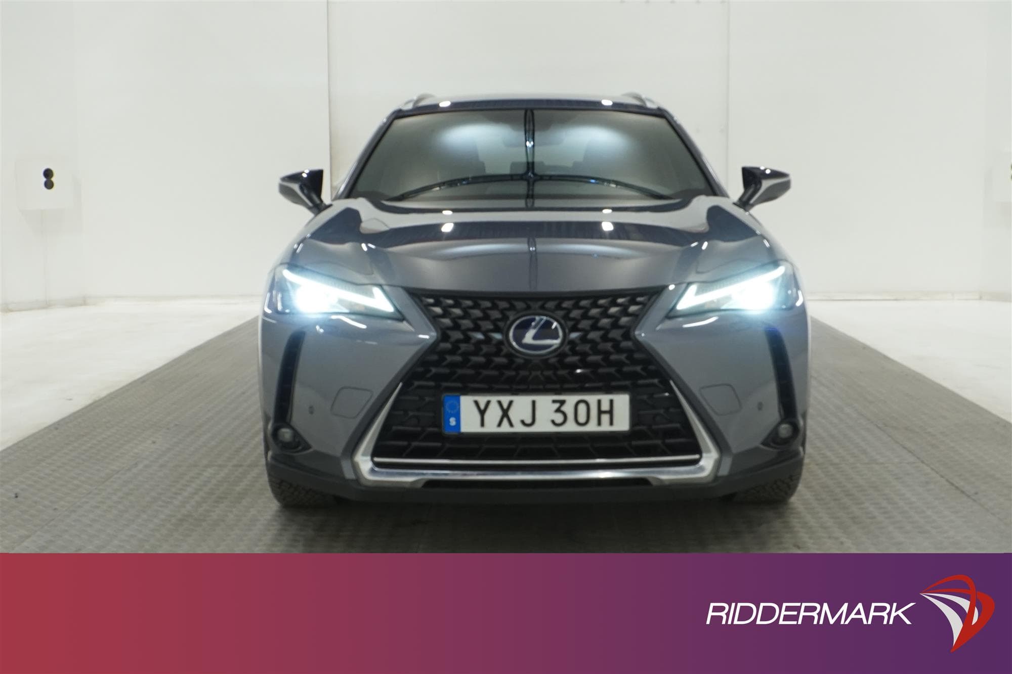 Lexus UX 250h E-Four CVT 184hk