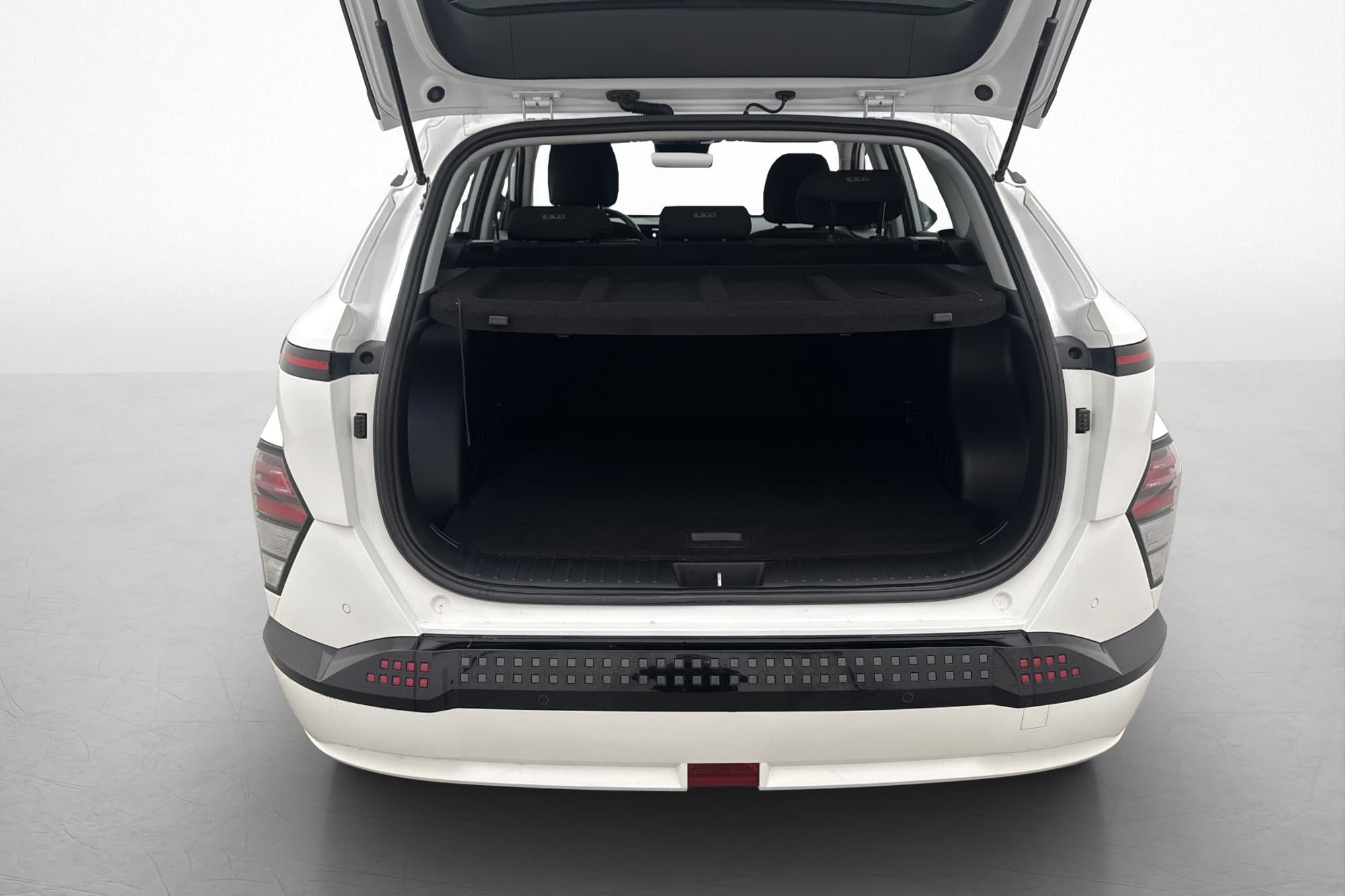 Hyundai Kona Long Range Essential 65.4 kWh Kamera Moms Navi