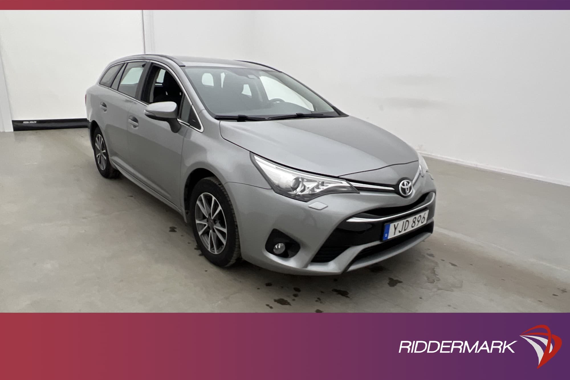 Toyota Avensis Kombi 1.6 112hk Active Kamera Bluetooth Drag