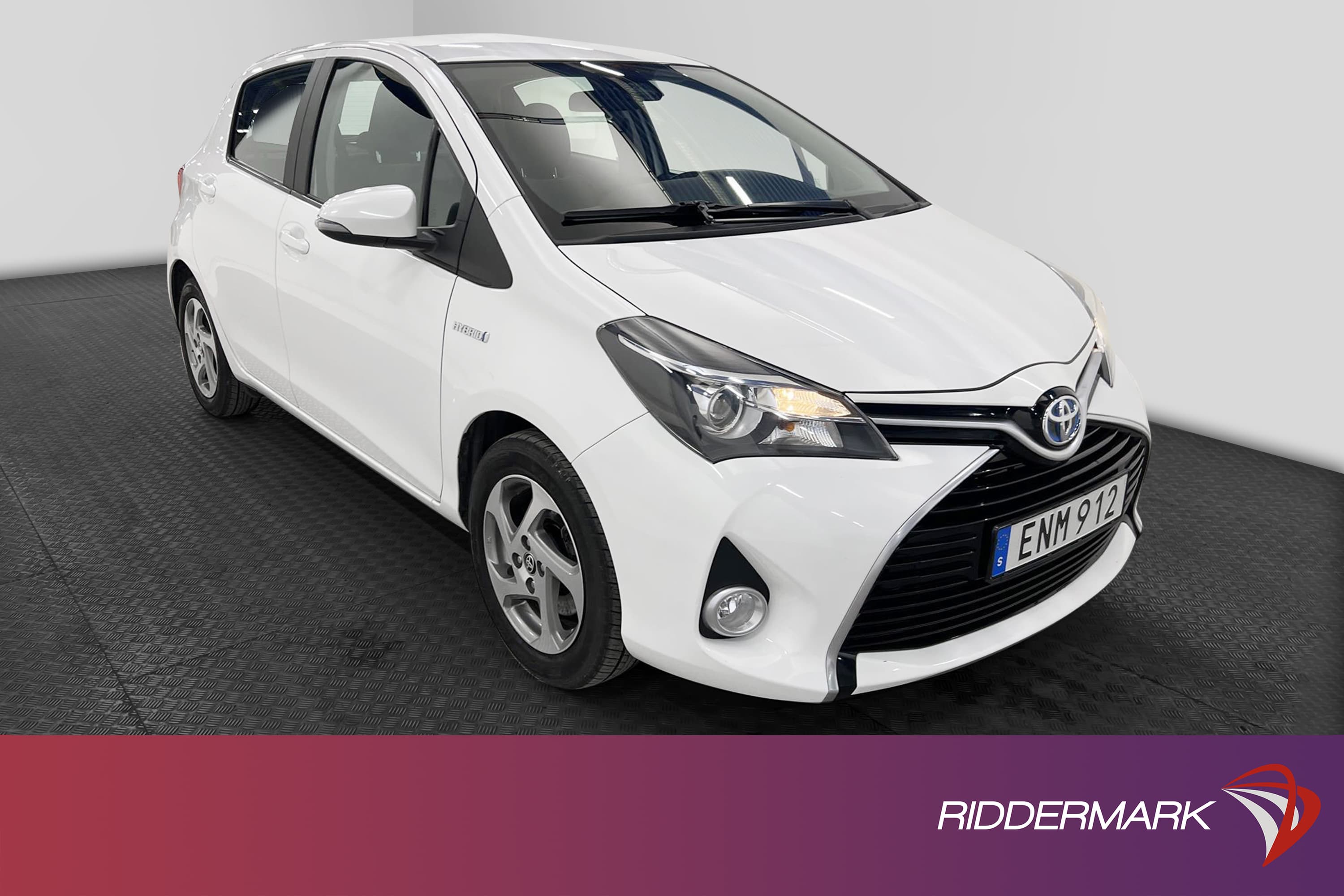 Toyota Yaris Hybrid e-CVT 101hk 2 Brukare B-Kam 360kr Skatt