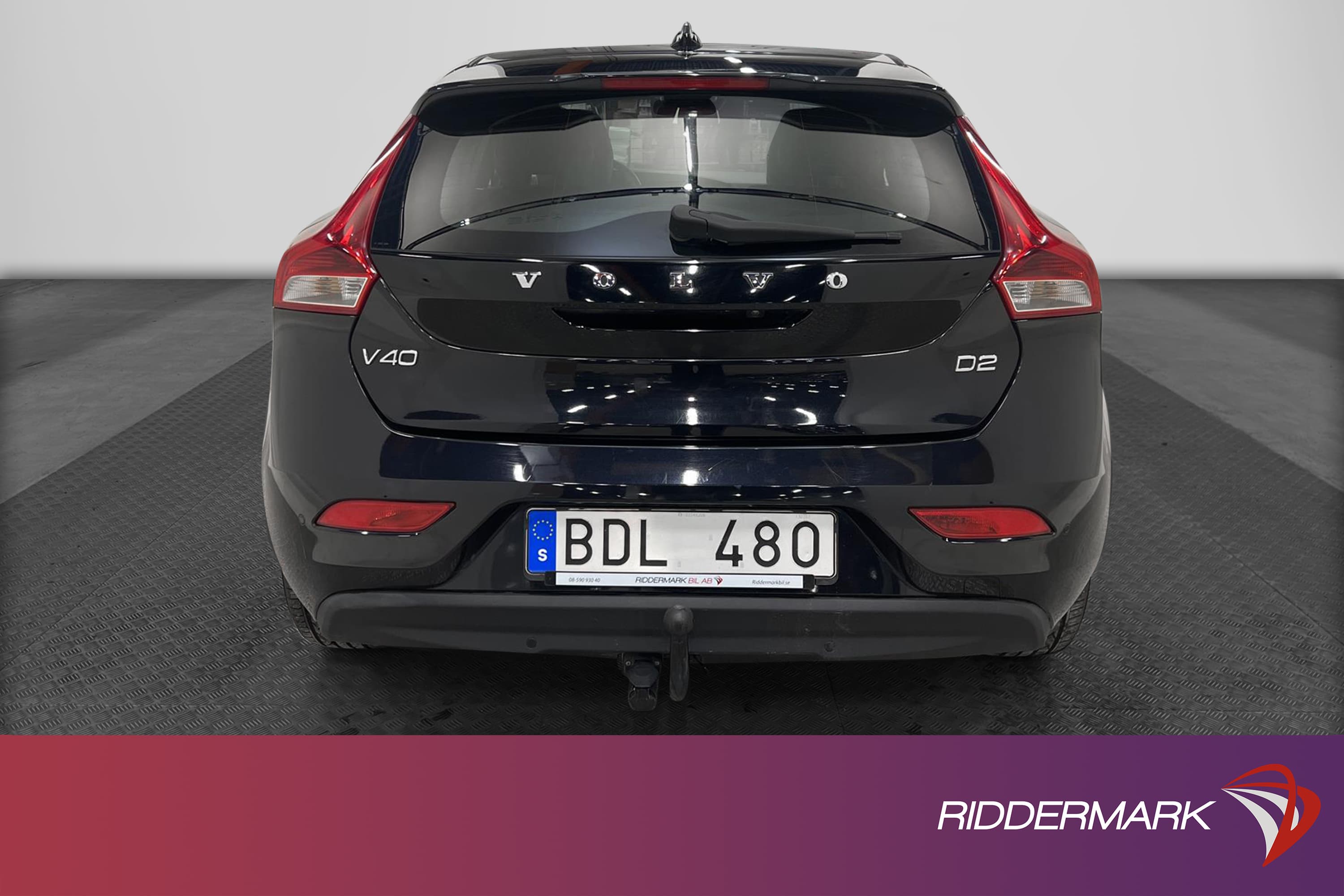 Volvo V40 D2 115hk Summum Drag D-Värm Skinn P-Pilot