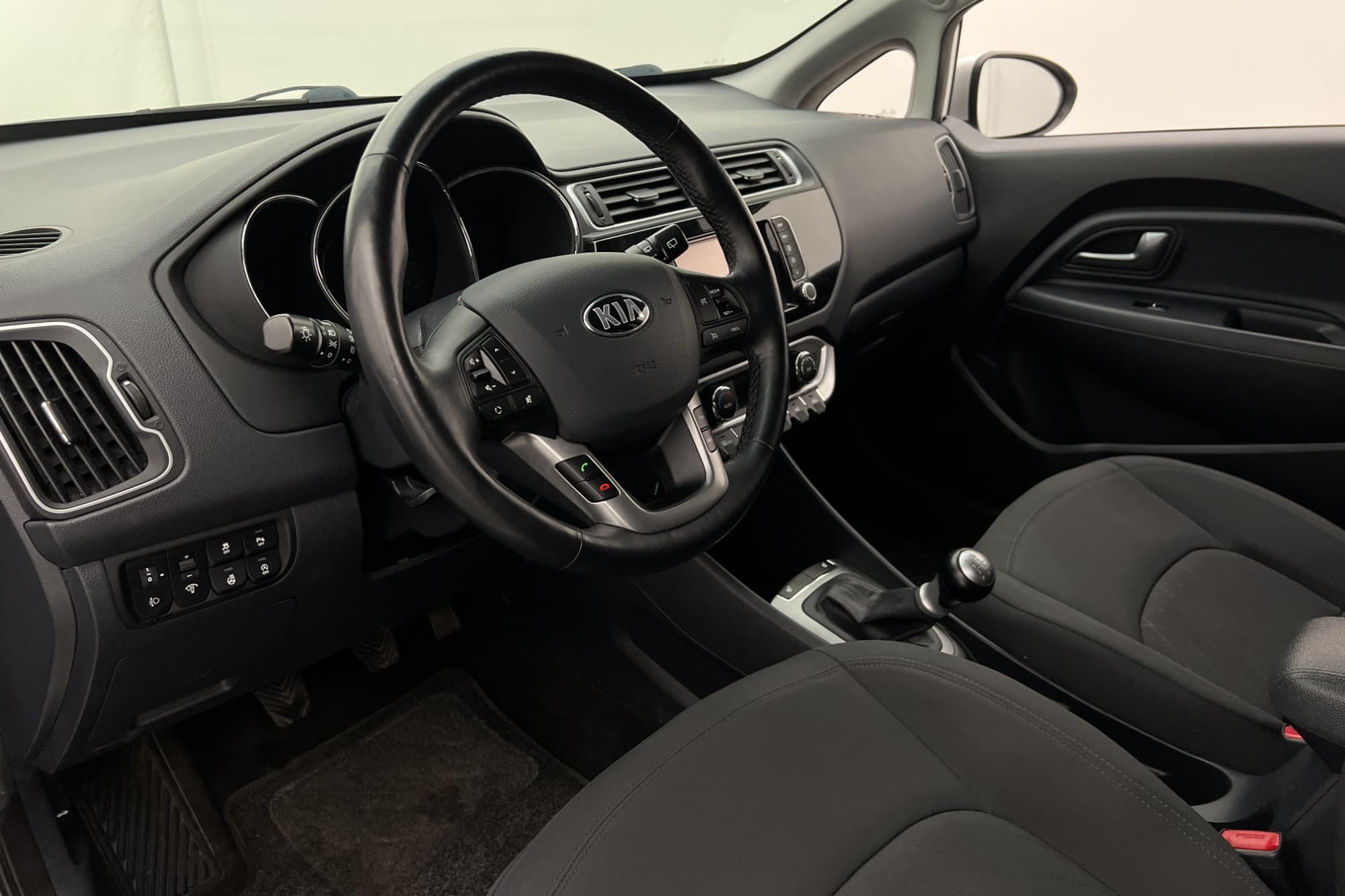 Kia Rio 1.2 CVVT 84hk Special Edition Kamera Navi Rattvärme