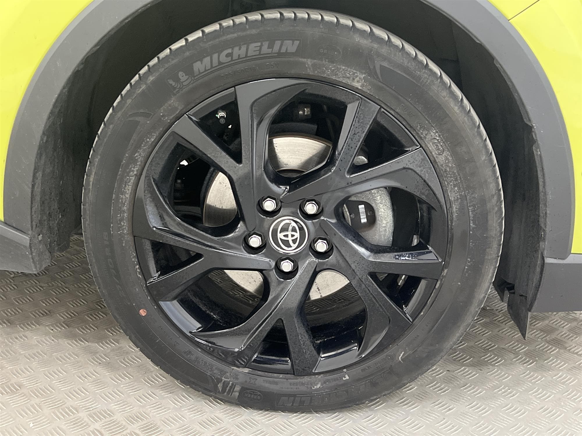 Toyota C-HR Hybrid CVT 122hk 1 Brukare Lime Edition JBL Navi