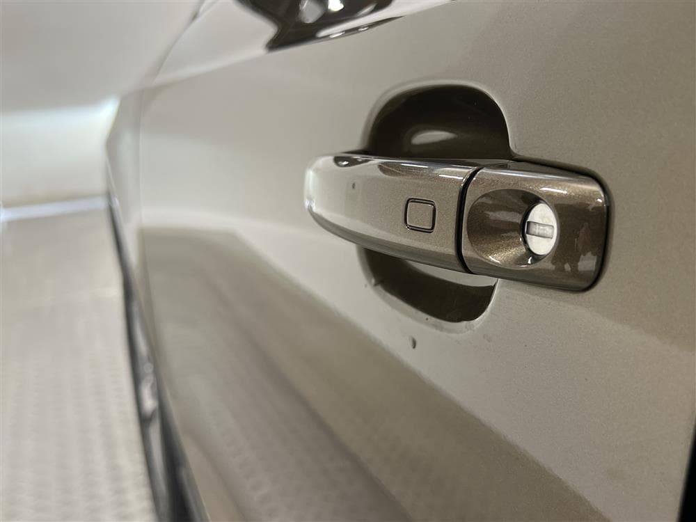 Audi Q3 2.0 TDI Quattro 140hk Pano Skinn Navi 0,57l/milinteriör