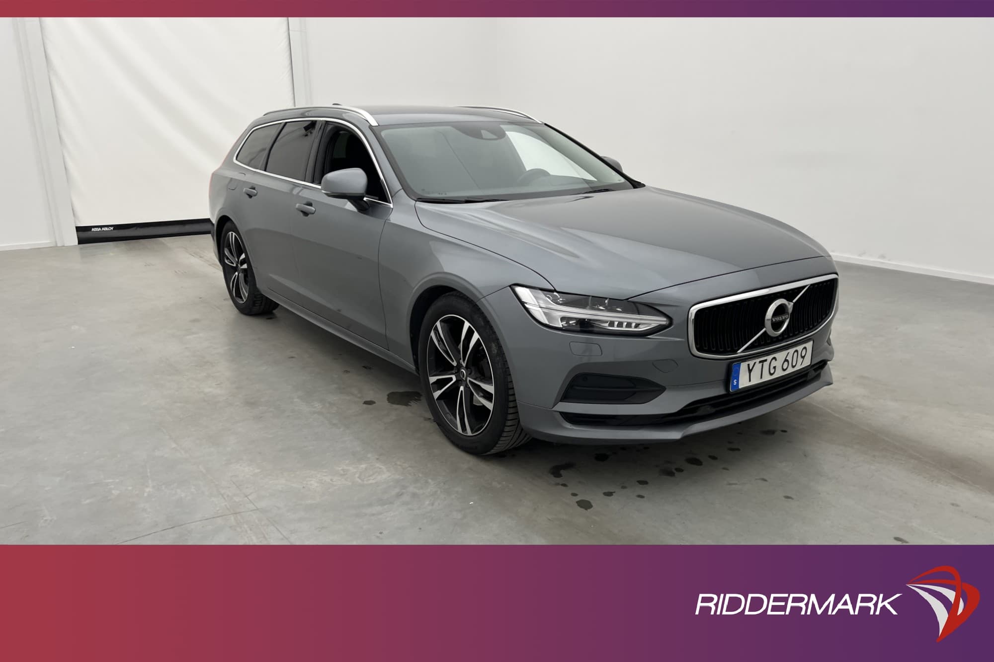 Volvo V90 D4