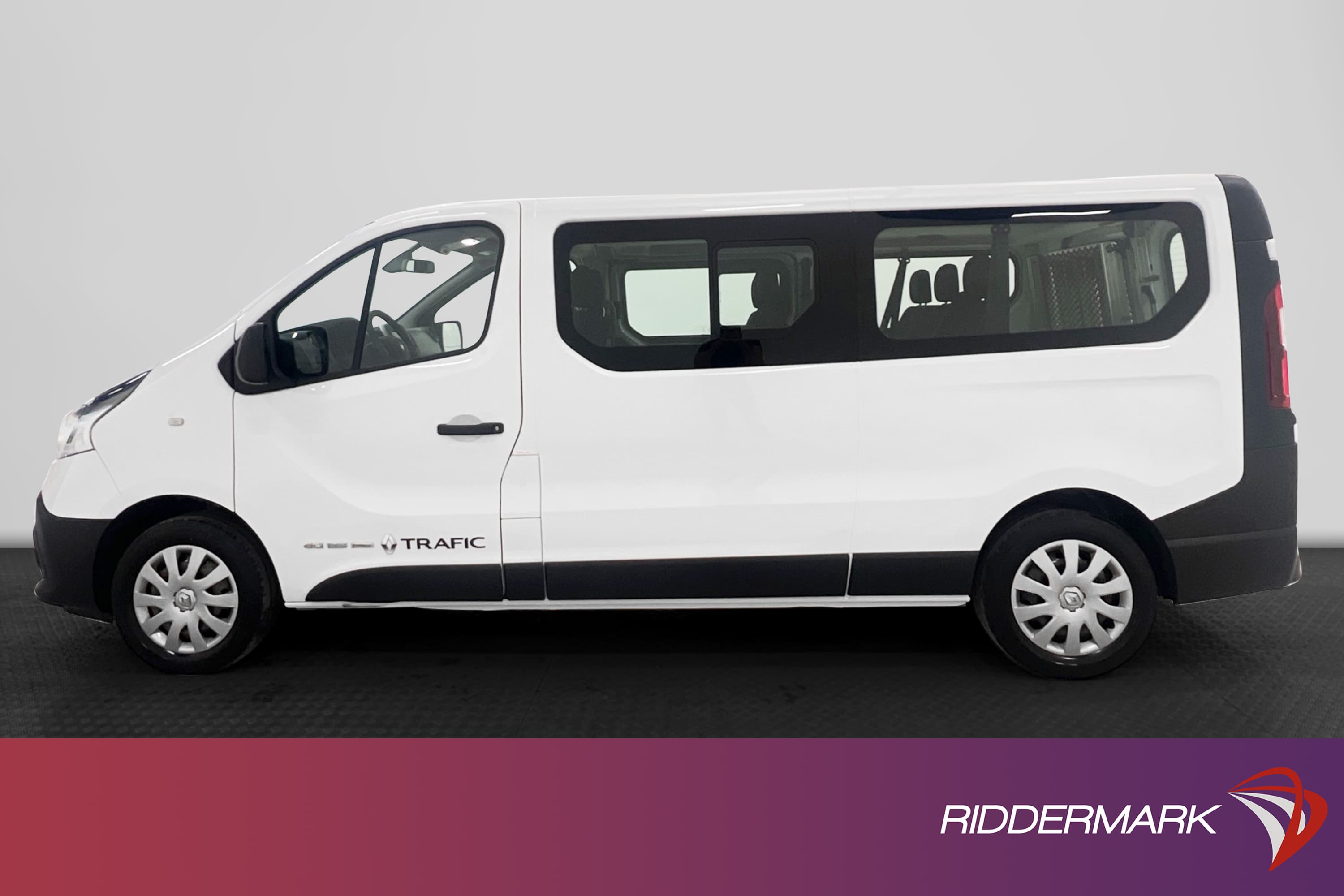 Renault Trafic Kombi L2 125hk Värmare Ramp 9-Sits Navi Moms