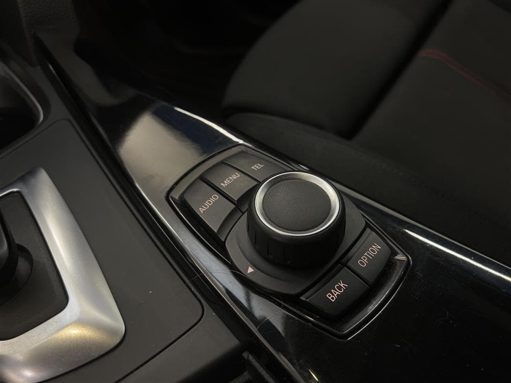 BMW 320d GT xDrive 184hk Sport line Värmare Sportavgas Draginteriör