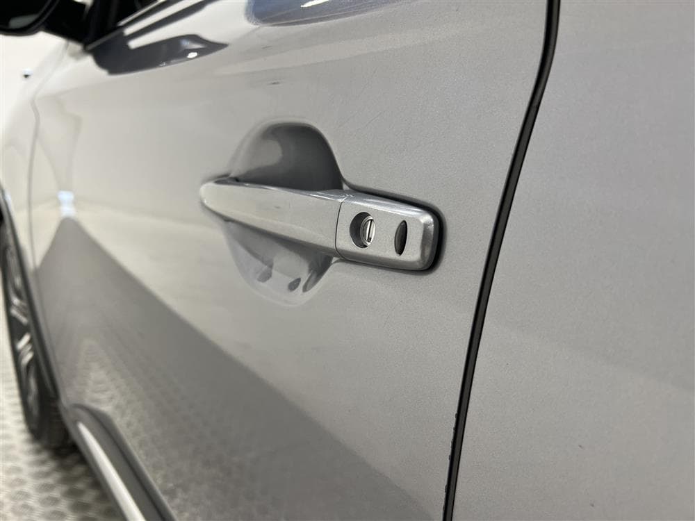 Mitsubishi Outlander 4WD Business Kamera 7-Sits HELG KAMPANJinteriör
