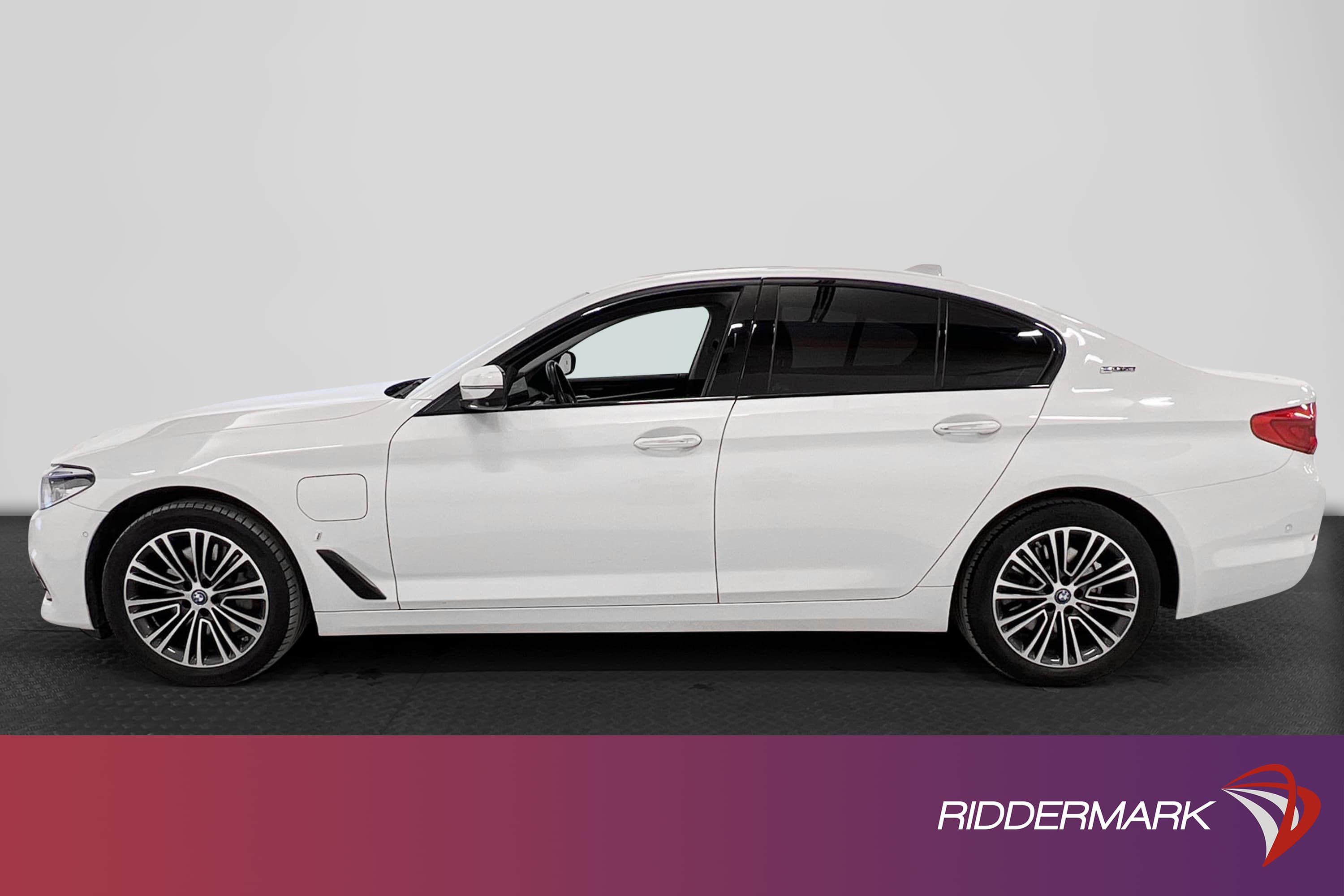 BMW  530e iPerformance 252hk Sport line