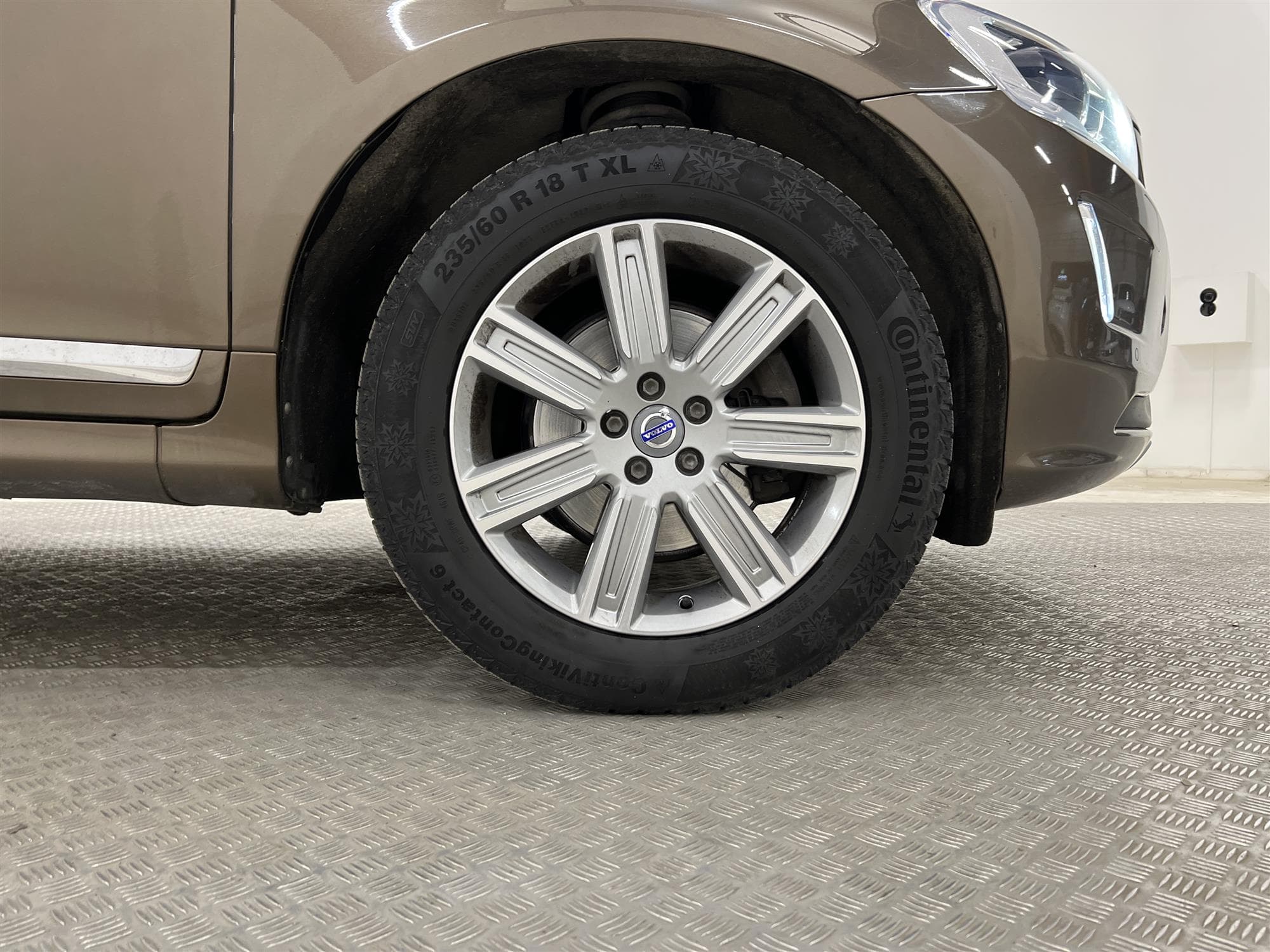 Volvo XC60 D4 AWD 190hk Summum Voc Navi D-värm Drag Navi